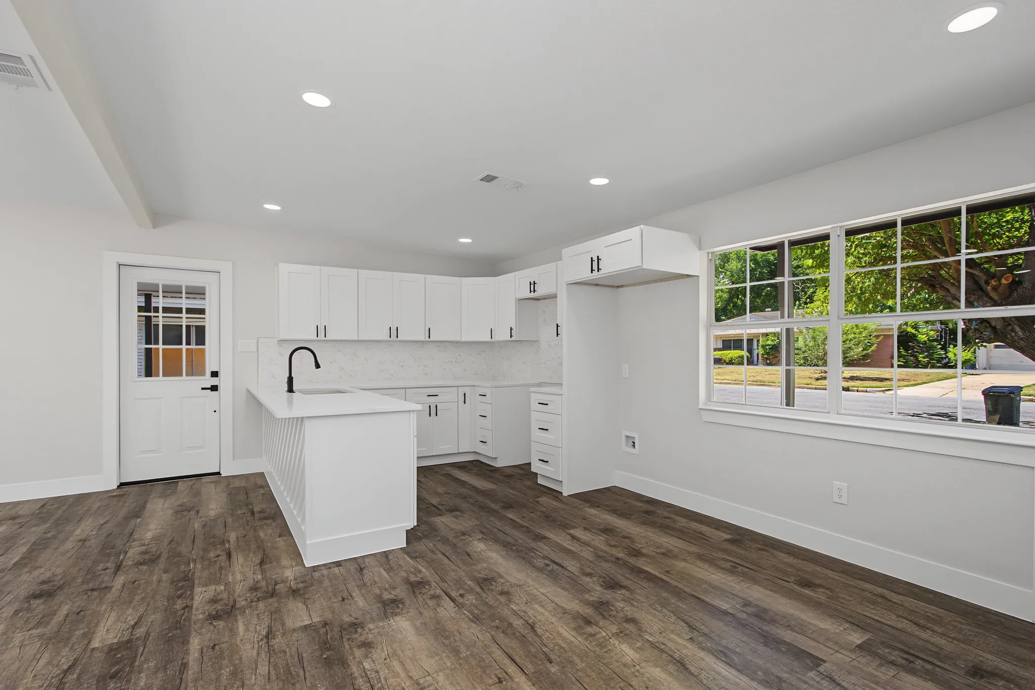 Single Family Residence For Sale in Tarrant County , 4608 Reed Street, Fort Worth, Texas 76119, 3 Bedroom, 2 Bathroom, Garage spaces, 1,050 Sqft, built in 1958, mls#21335012, Real Estate Agent in Fort Worth, Homes For Sale in Tarrant county, Homes For Sale in Fort Worth, Realtor in Fort Worth Texas, Real Estate Brokerage Independent Realty Texas, Luminita Cordes Realtor
