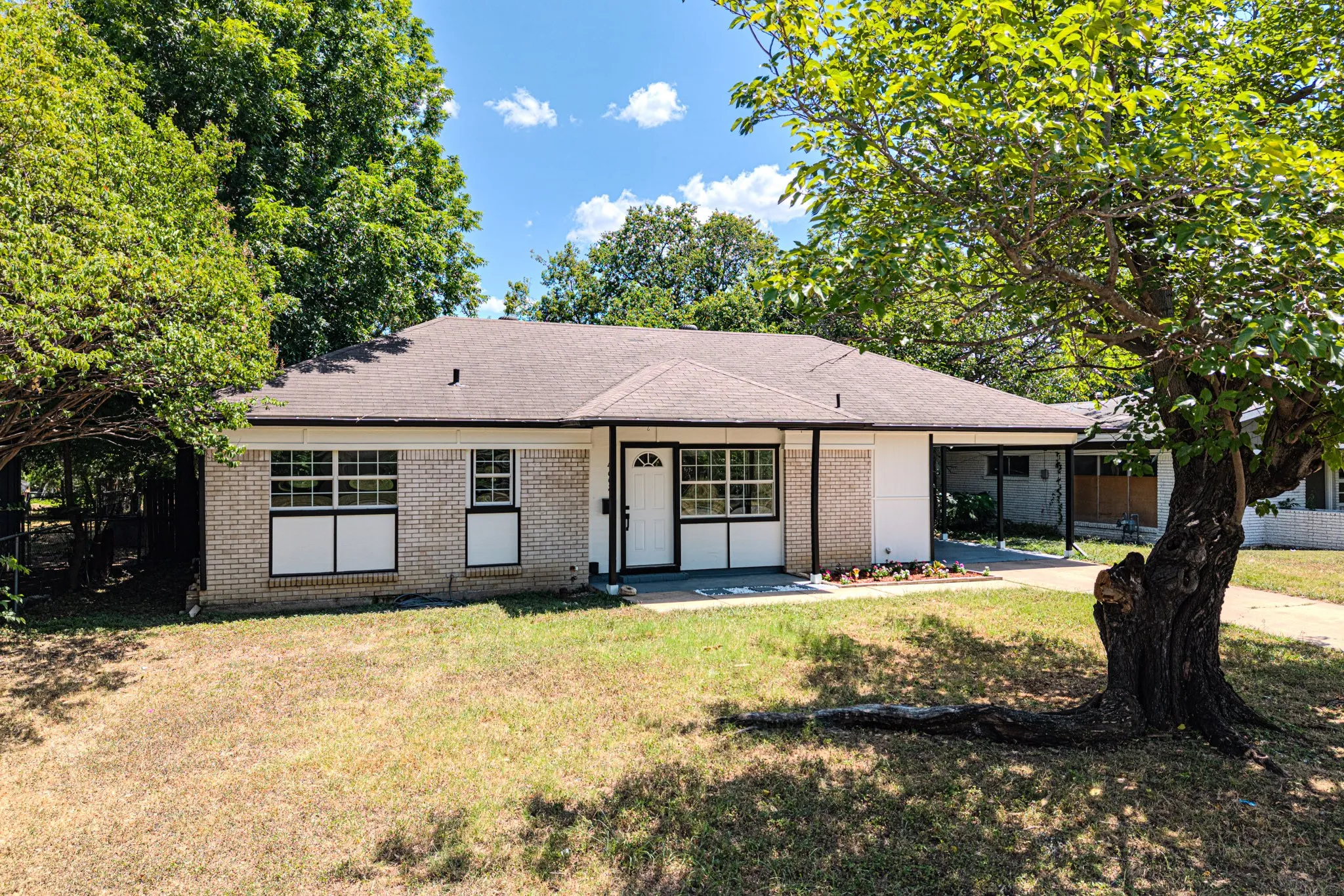 Single Family Residence For Sale in Tarrant County , 4608 Reed Street, Fort Worth, Texas 76119, 3 Bedroom, 2 Bathroom, Garage spaces, 1,050 Sqft, built in 1958, mls#21335012, Real Estate Agent in Fort Worth, Homes For Sale in Tarrant county, Homes For Sale in Fort Worth, Realtor in Fort Worth Texas, Real Estate Brokerage Independent Realty Texas, Luminita Cordes Realtor