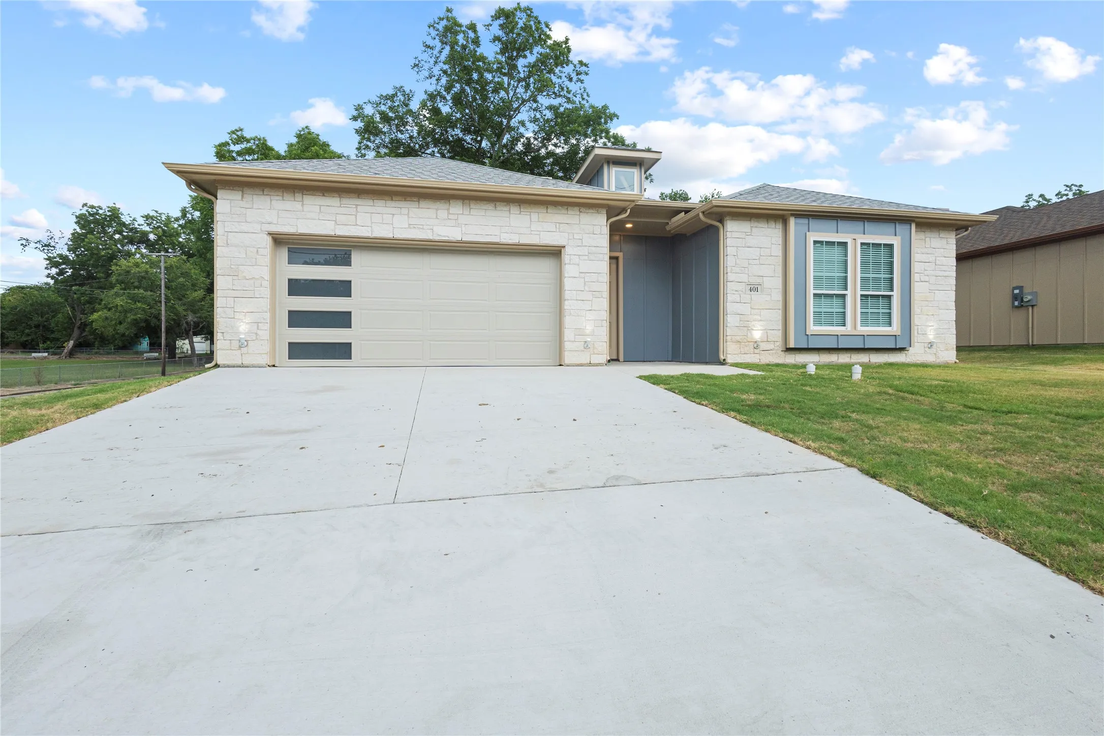 Single Family Residence For Sale in Fannin County , 401 S 4th Street, Bonham, Texas 75418, 4 Bedroom, 2 Bathroom, 2 Garage spaces, 1,526 Sqft, built in 2026, Price $295,000, mls#21335685, Real Estate Agent in Bonham, Homes For Sale in Fannin county, Homes For Sale in Bonham, Realtor in Bonham Texas, Real Estate Brokerage Independent Realty Texas, Luminita Cordes Realtor