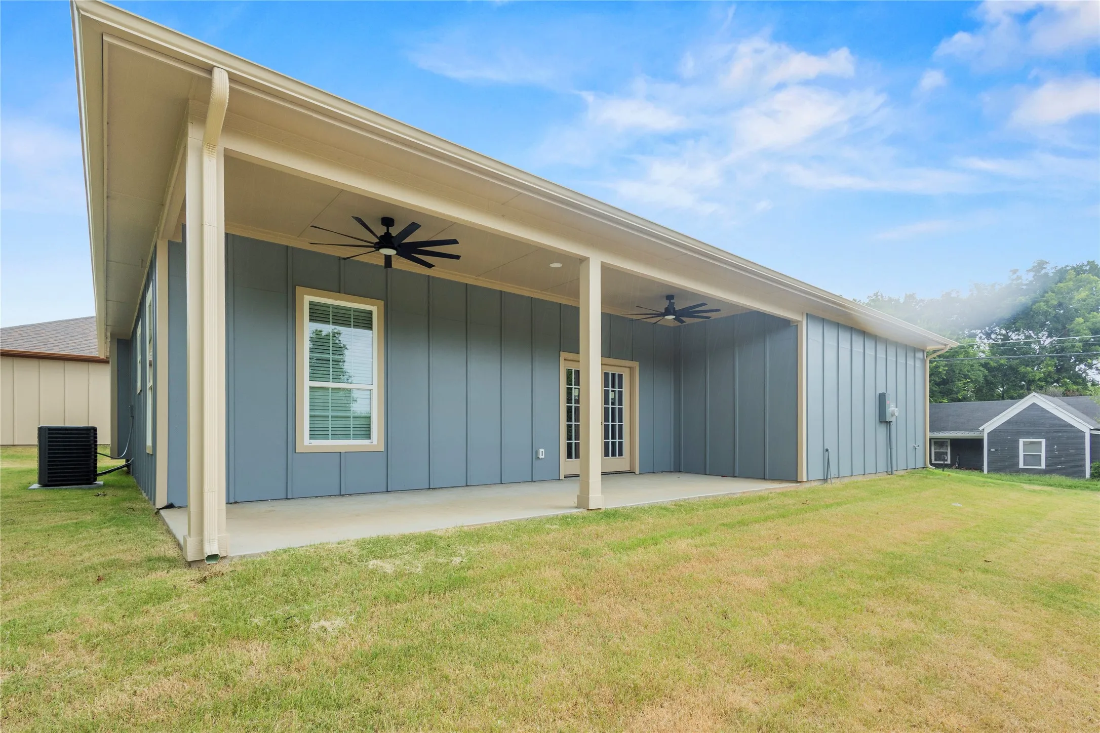 Single Family Residence For Sale in Fannin County , 401 S 4th Street, Bonham, Texas 75418, 4 Bedroom, 2 Bathroom, 2 Garage spaces, 1,526 Sqft, built in 2026, Price $295,000, mls#21335685, Real Estate Agent in Bonham, Homes For Sale in Fannin county, Homes For Sale in Bonham, Realtor in Bonham Texas, Real Estate Brokerage Independent Realty Texas, Luminita Cordes Realtor