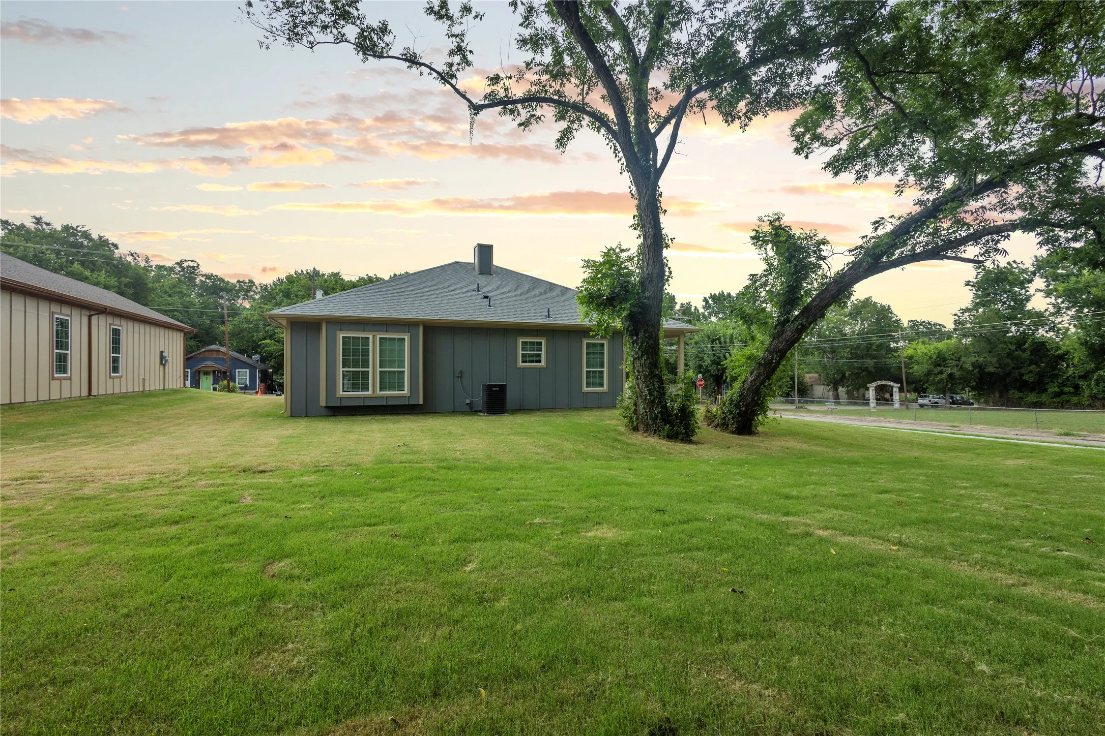 Single Family Residence For Sale in Fannin County , 401 S 4th Street, Bonham, Texas 75418, 4 Bedroom, 2 Bathroom, 2 Garage spaces, 1,526 Sqft, built in 2026, Price $295,000, mls#21335685, Real Estate Agent in Bonham, Homes For Sale in Fannin county, Homes For Sale in Bonham, Realtor in Bonham Texas, Real Estate Brokerage Independent Realty Texas, Luminita Cordes Realtor