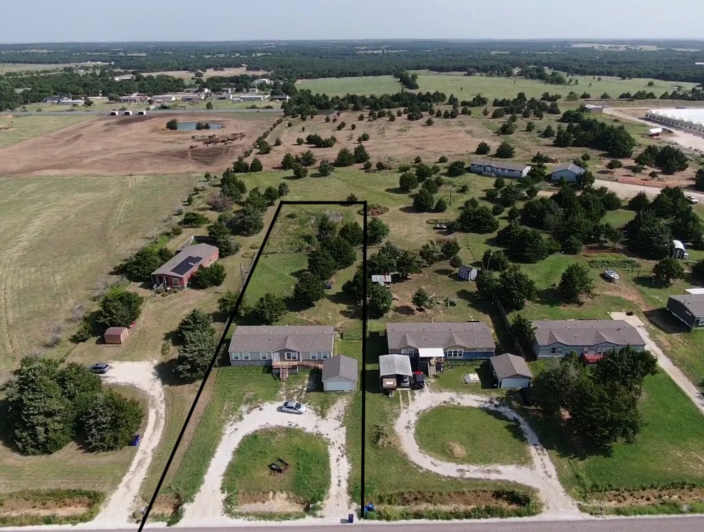 Mobile Home For Sale in Cooke County , 4445 County Road 136, Whitesboro, Texas 76273, 4 Bedroom, 2 Bathroom, 2 Garage spaces, 2,108 Sqft, built in 2021, mls#21335688, Real Estate Agent in Whitesboro, Homes For Sale in Cooke county, Homes For Sale in Whitesboro, Realtor in Whitesboro Texas, Real Estate Brokerage Independent Realty Texas, Luminita Cordes Realtor