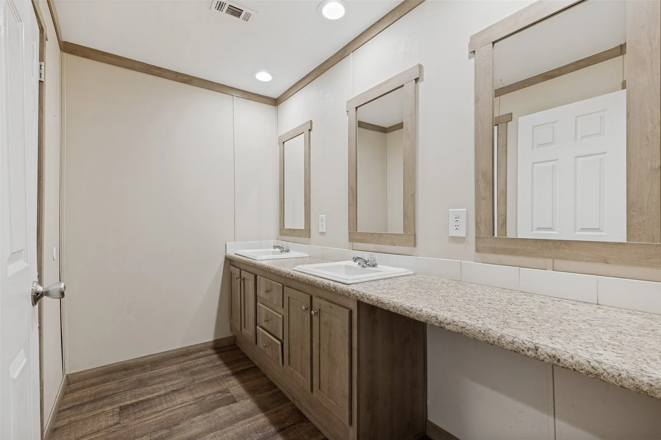 Mobile Home For Sale in Cooke County , 4445 County Road 136, Whitesboro, Texas 76273, 4 Bedroom, 2 Bathroom, 2 Garage spaces, 2,108 Sqft, built in 2021, mls#21335688, Real Estate Agent in Whitesboro, Homes For Sale in Cooke county, Homes For Sale in Whitesboro, Realtor in Whitesboro Texas, Real Estate Brokerage Independent Realty Texas, Luminita Cordes Realtor