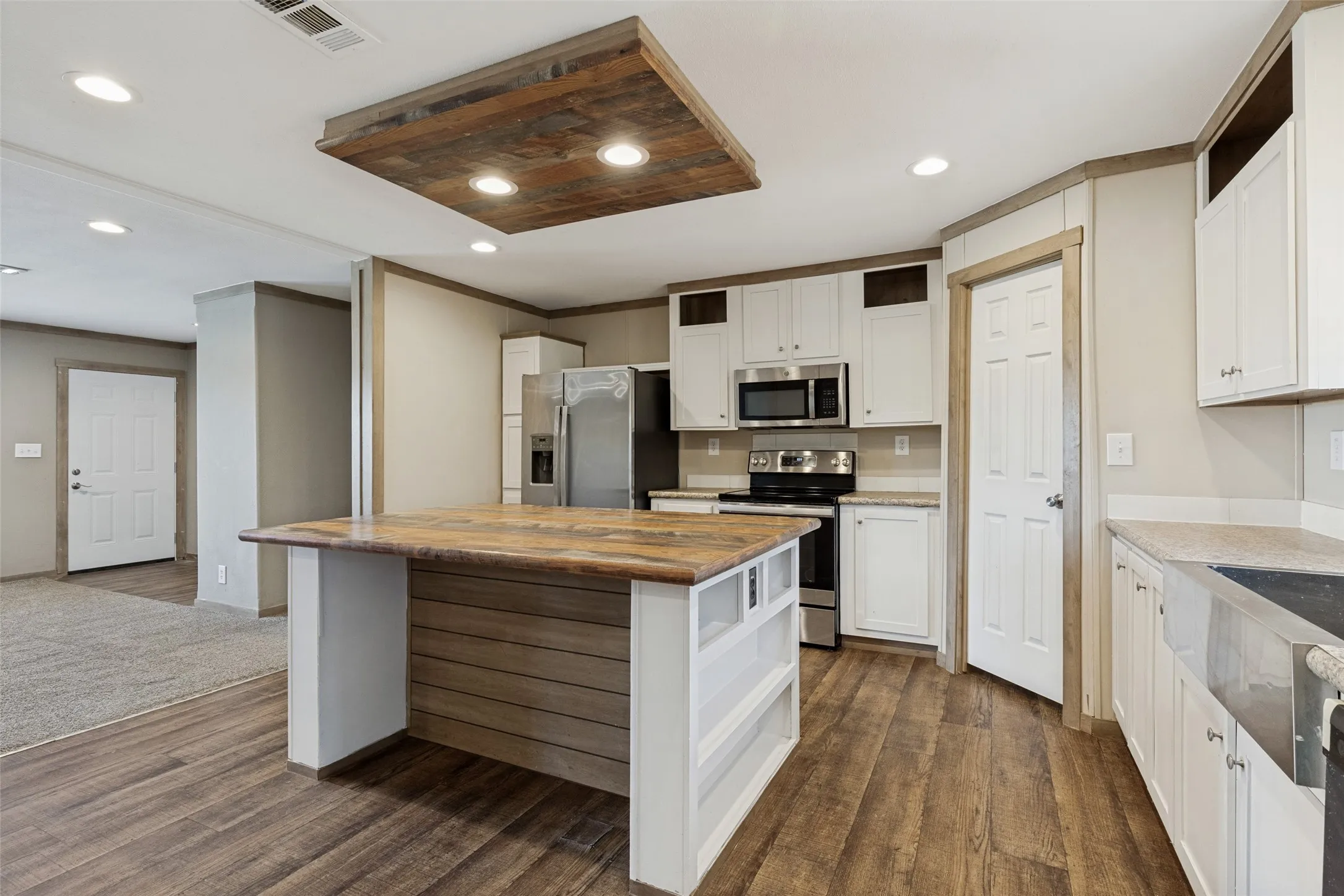 Mobile Home For Sale in Cooke County , 4445 County Road 136, Whitesboro, Texas 76273, 4 Bedroom, 2 Bathroom, 2 Garage spaces, 2,108 Sqft, built in 2021, mls#21335688, Real Estate Agent in Whitesboro, Homes For Sale in Cooke county, Homes For Sale in Whitesboro, Realtor in Whitesboro Texas, Real Estate Brokerage Independent Realty Texas, Luminita Cordes Realtor