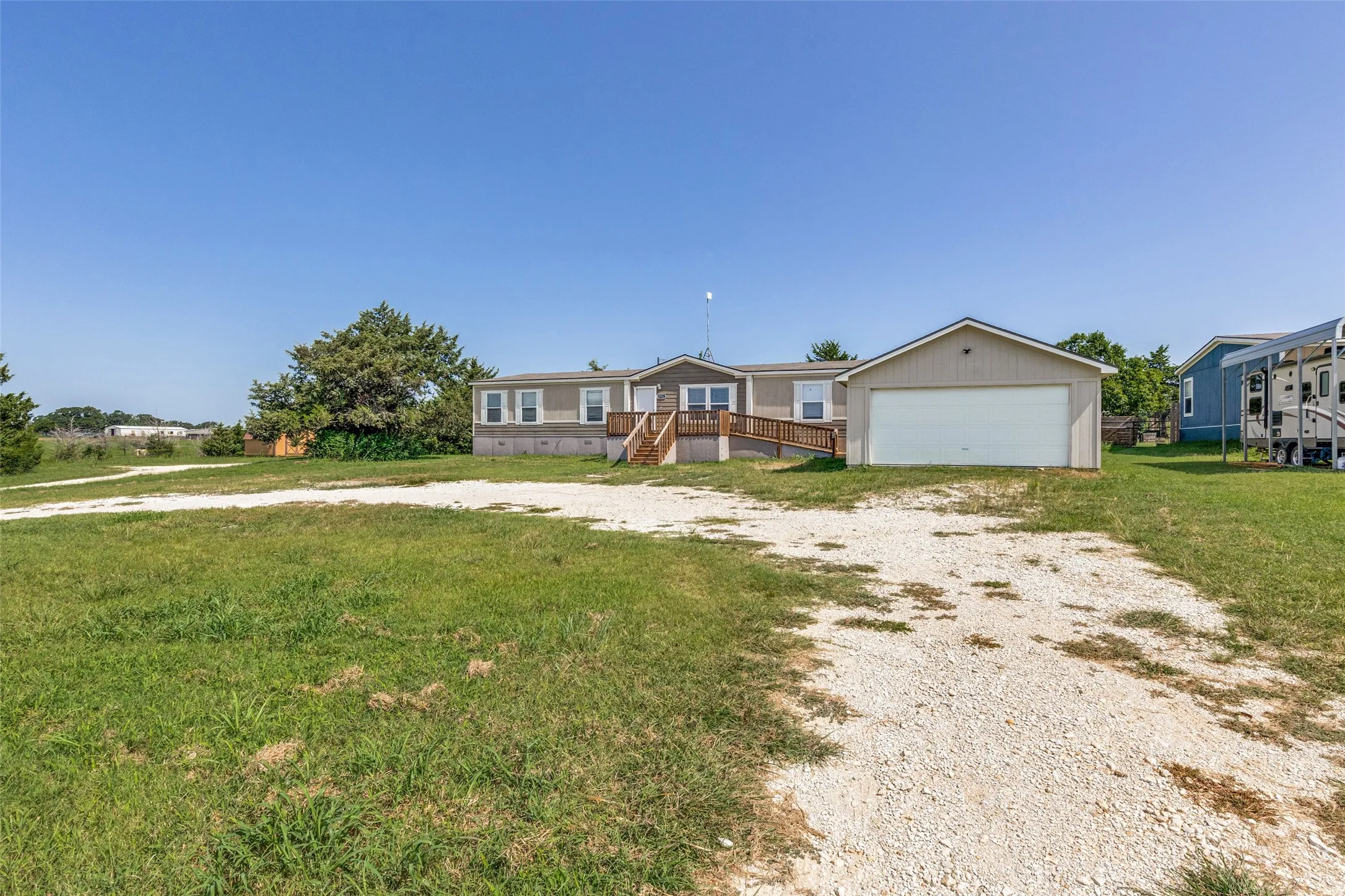 Mobile Home For Sale in Cooke County , 4445 County Road 136, Whitesboro, Texas 76273, 4 Bedroom, 2 Bathroom, 2 Garage spaces, 2,108 Sqft, built in 2021, mls#21335688, Real Estate Agent in Whitesboro, Homes For Sale in Cooke county, Homes For Sale in Whitesboro, Realtor in Whitesboro Texas, Real Estate Brokerage Independent Realty Texas, Luminita Cordes Realtor