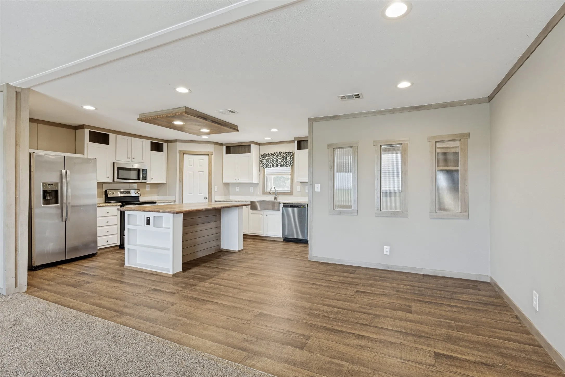 Mobile Home For Sale in Cooke County , 4445 County Road 136, Whitesboro, Texas 76273, 4 Bedroom, 2 Bathroom, 2 Garage spaces, 2,108 Sqft, built in 2021, mls#21335688, Real Estate Agent in Whitesboro, Homes For Sale in Cooke county, Homes For Sale in Whitesboro, Realtor in Whitesboro Texas, Real Estate Brokerage Independent Realty Texas, Luminita Cordes Realtor