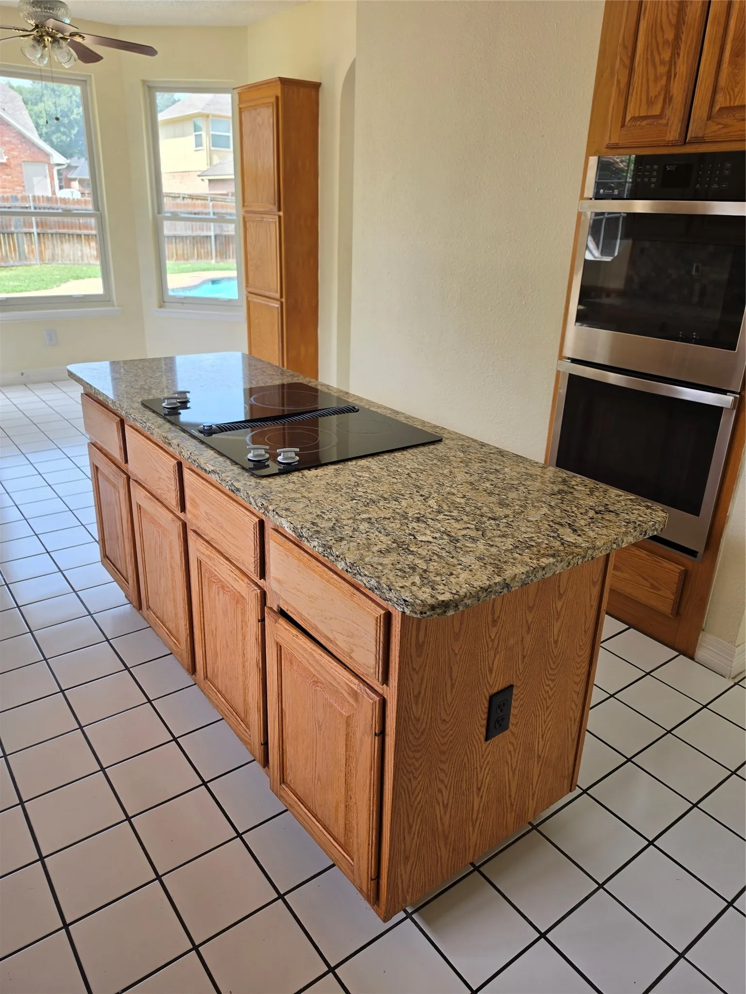 Single Family Residence For Sale in Tarrant County , 2720 Springhill Drive, Grapevine, Texas 76051, 4 Bedroom, 3 Bathroom, 2 Garage spaces, 2,733 Sqft, built in 1991, mls#21335308, Real Estate Agent in Grapevine, Homes For Sale in Tarrant county, Homes For Sale in Grapevine, Realtor in Grapevine Texas, Real Estate Brokerage Independent Realty Texas, Luminita Cordes Realtor
