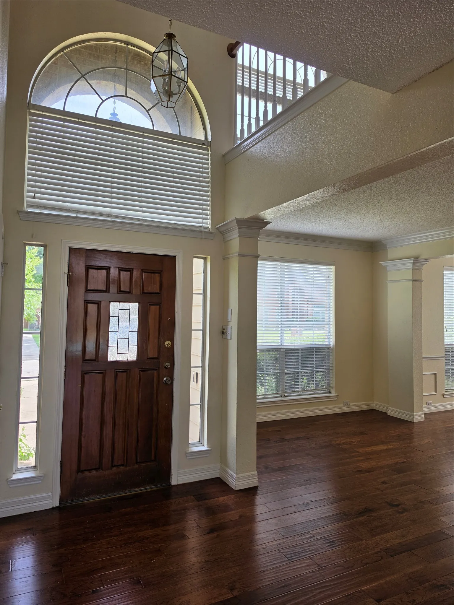 Single Family Residence For Sale in Tarrant County , 2720 Springhill Drive, Grapevine, Texas 76051, 4 Bedroom, 3 Bathroom, 2 Garage spaces, 2,733 Sqft, built in 1991, mls#21335308, Real Estate Agent in Grapevine, Homes For Sale in Tarrant county, Homes For Sale in Grapevine, Realtor in Grapevine Texas, Real Estate Brokerage Independent Realty Texas, Luminita Cordes Realtor