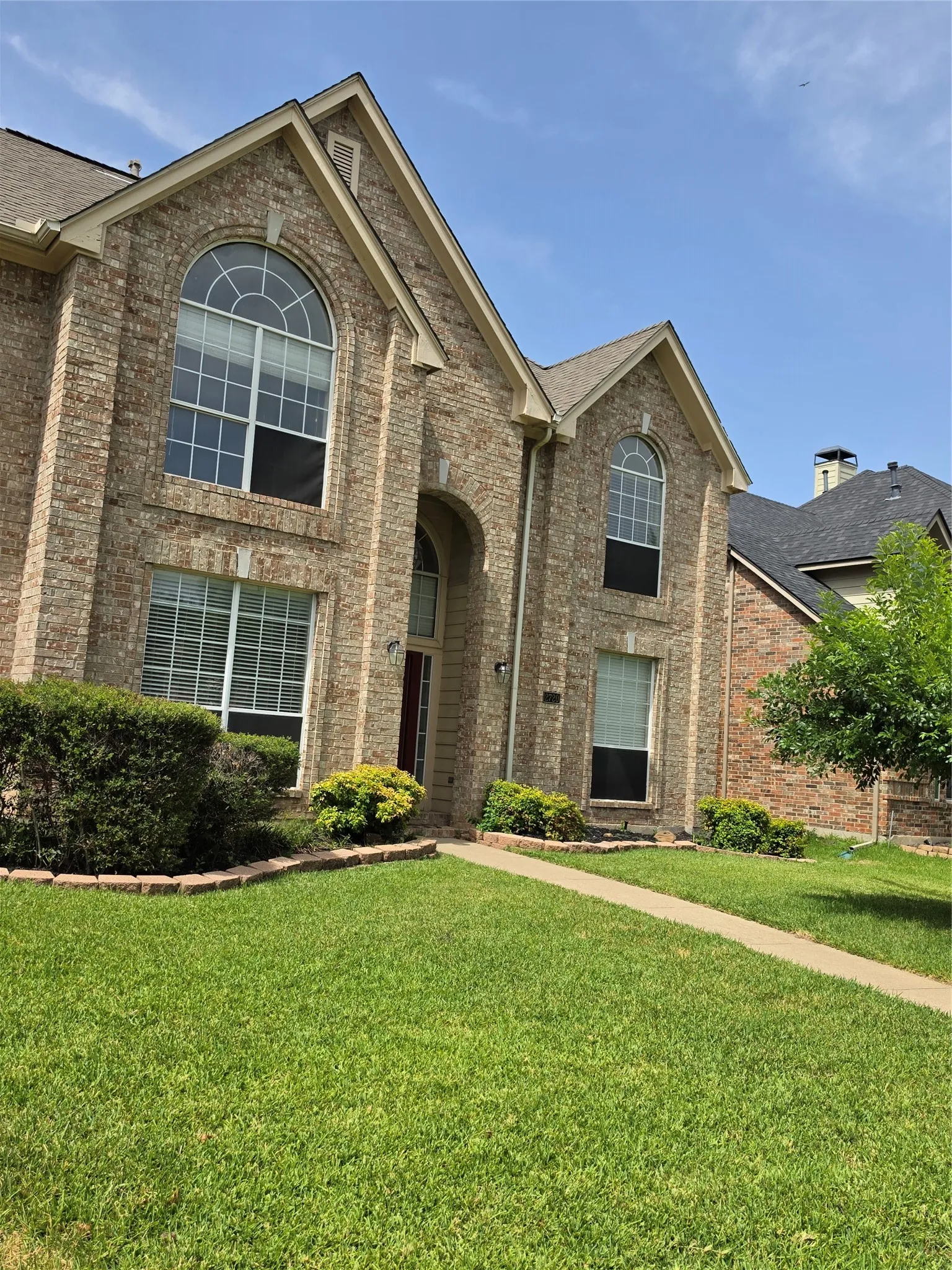 Single Family Residence For Sale in Tarrant County , 2720 Springhill Drive, Grapevine, Texas 76051, 4 Bedroom, 3 Bathroom, 2 Garage spaces, 2,733 Sqft, built in 1991, mls#21335308, Real Estate Agent in Grapevine, Homes For Sale in Tarrant county, Homes For Sale in Grapevine, Realtor in Grapevine Texas, Real Estate Brokerage Independent Realty Texas, Luminita Cordes Realtor