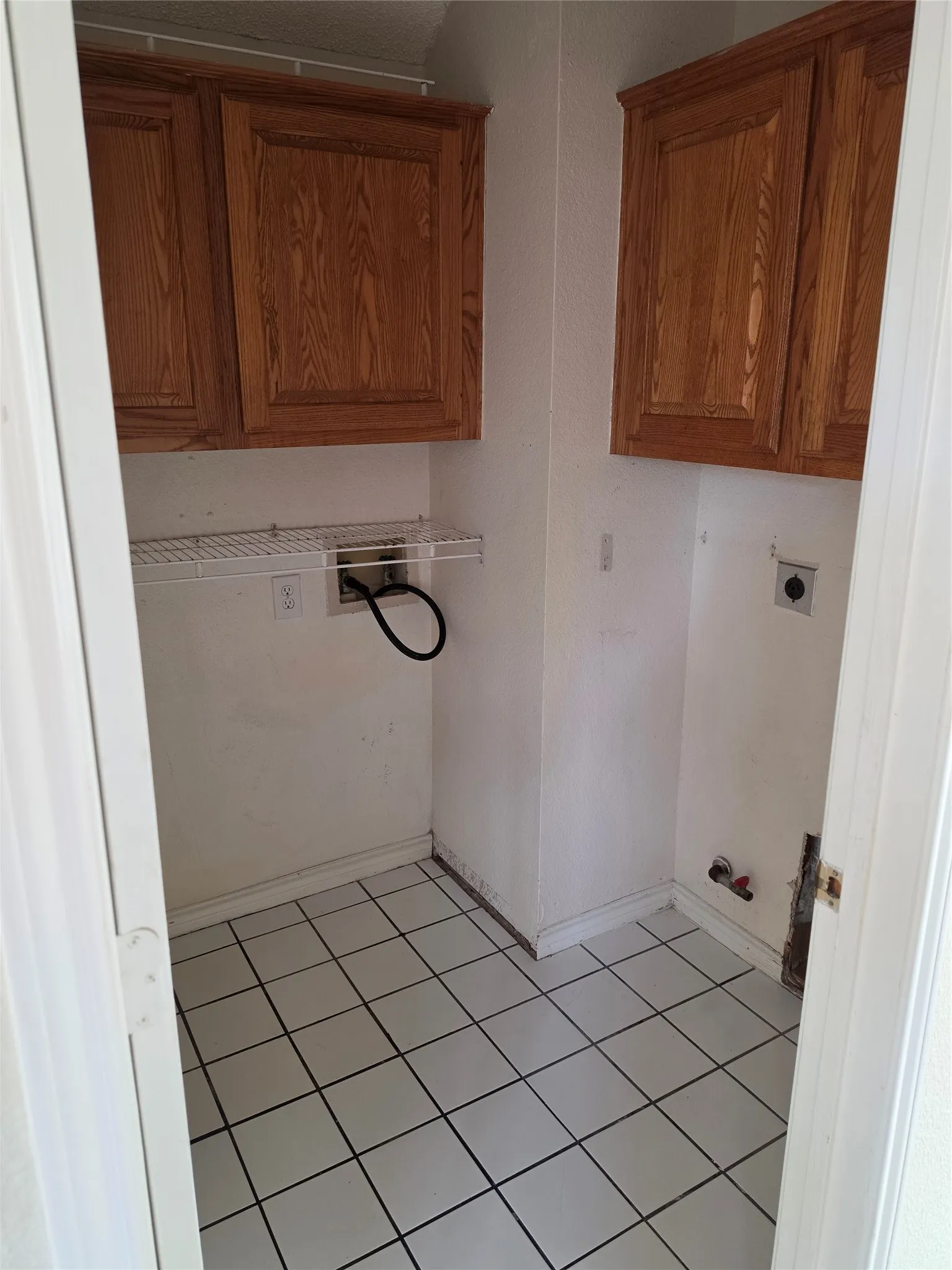 Single Family Residence For Sale in Tarrant County , 2720 Springhill Drive, Grapevine, Texas 76051, 4 Bedroom, 3 Bathroom, 2 Garage spaces, 2,733 Sqft, built in 1991, mls#21335308, Real Estate Agent in Grapevine, Homes For Sale in Tarrant county, Homes For Sale in Grapevine, Realtor in Grapevine Texas, Real Estate Brokerage Independent Realty Texas, Luminita Cordes Realtor