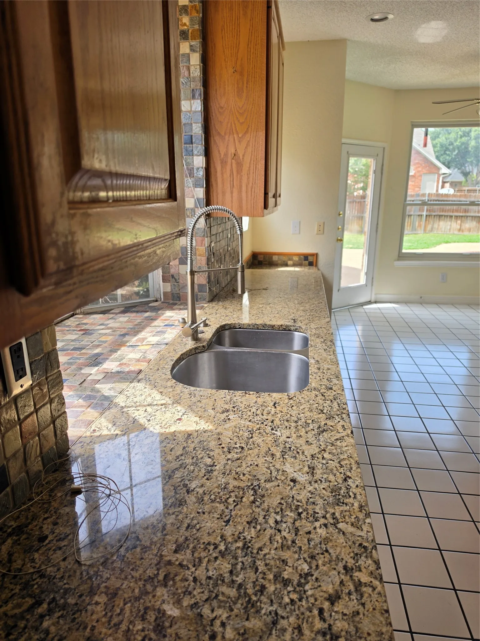 Single Family Residence For Sale in Tarrant County , 2720 Springhill Drive, Grapevine, Texas 76051, 4 Bedroom, 3 Bathroom, 2 Garage spaces, 2,733 Sqft, built in 1991, mls#21335308, Real Estate Agent in Grapevine, Homes For Sale in Tarrant county, Homes For Sale in Grapevine, Realtor in Grapevine Texas, Real Estate Brokerage Independent Realty Texas, Luminita Cordes Realtor