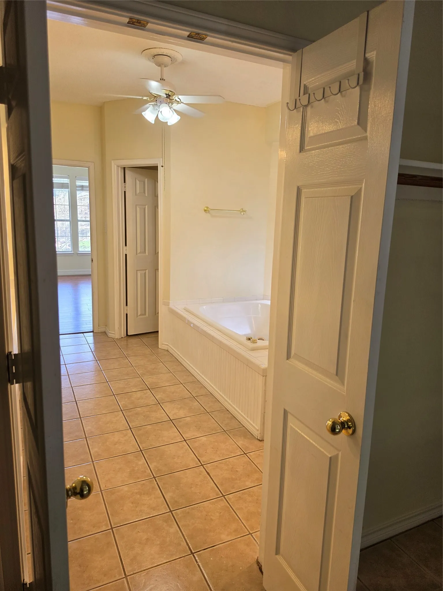 Single Family Residence For Sale in Tarrant County , 2720 Springhill Drive, Grapevine, Texas 76051, 4 Bedroom, 3 Bathroom, 2 Garage spaces, 2,733 Sqft, built in 1991, mls#21335308, Real Estate Agent in Grapevine, Homes For Sale in Tarrant county, Homes For Sale in Grapevine, Realtor in Grapevine Texas, Real Estate Brokerage Independent Realty Texas, Luminita Cordes Realtor