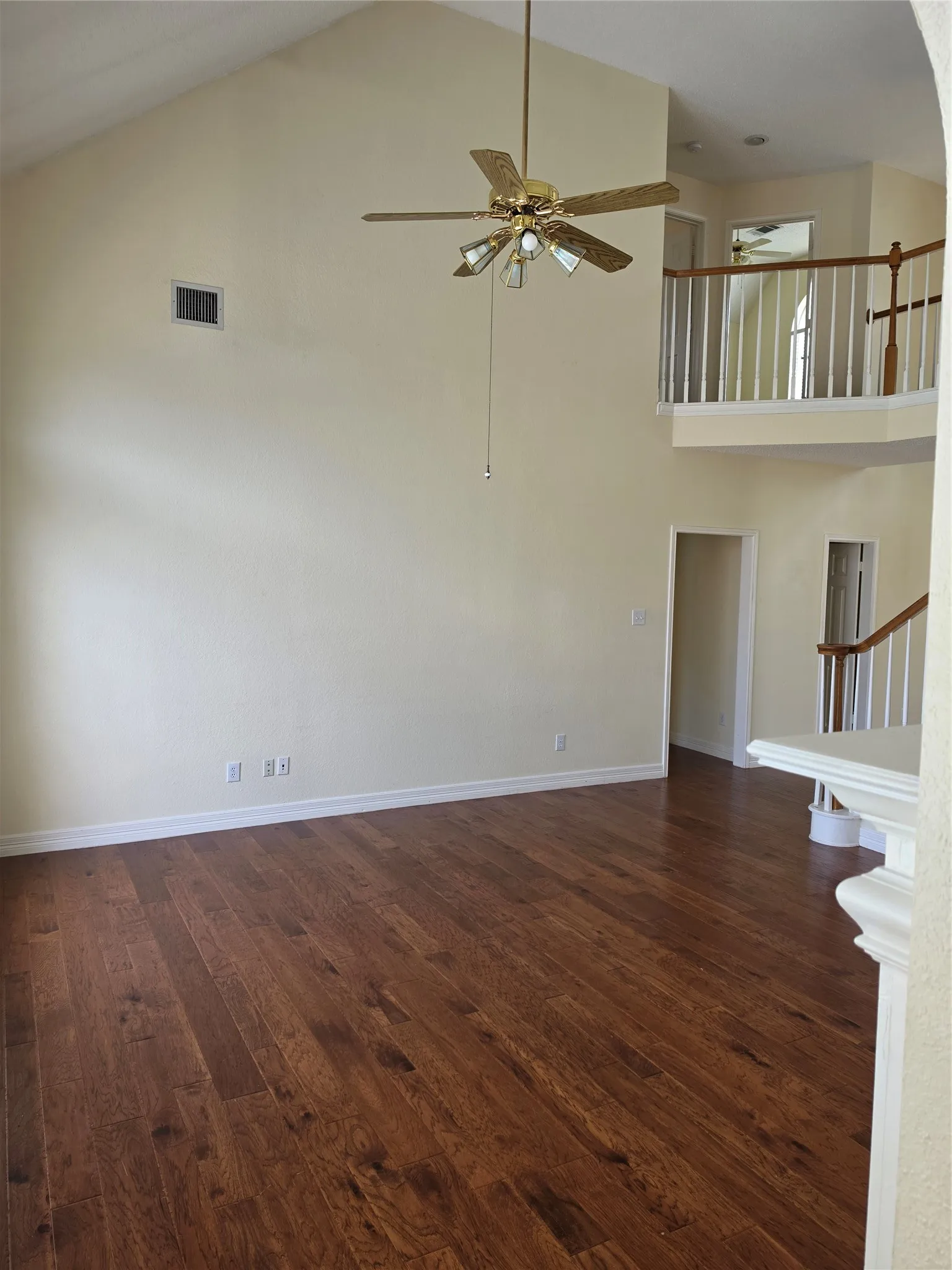 Single Family Residence For Sale in Tarrant County , 2720 Springhill Drive, Grapevine, Texas 76051, 4 Bedroom, 3 Bathroom, 2 Garage spaces, 2,733 Sqft, built in 1991, mls#21335308, Real Estate Agent in Grapevine, Homes For Sale in Tarrant county, Homes For Sale in Grapevine, Realtor in Grapevine Texas, Real Estate Brokerage Independent Realty Texas, Luminita Cordes Realtor