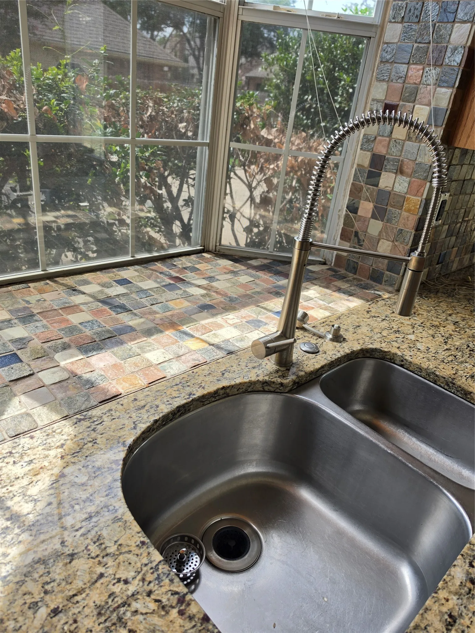 Single Family Residence For Sale in Tarrant County , 2720 Springhill Drive, Grapevine, Texas 76051, 4 Bedroom, 3 Bathroom, 2 Garage spaces, 2,733 Sqft, built in 1991, mls#21335308, Real Estate Agent in Grapevine, Homes For Sale in Tarrant county, Homes For Sale in Grapevine, Realtor in Grapevine Texas, Real Estate Brokerage Independent Realty Texas, Luminita Cordes Realtor