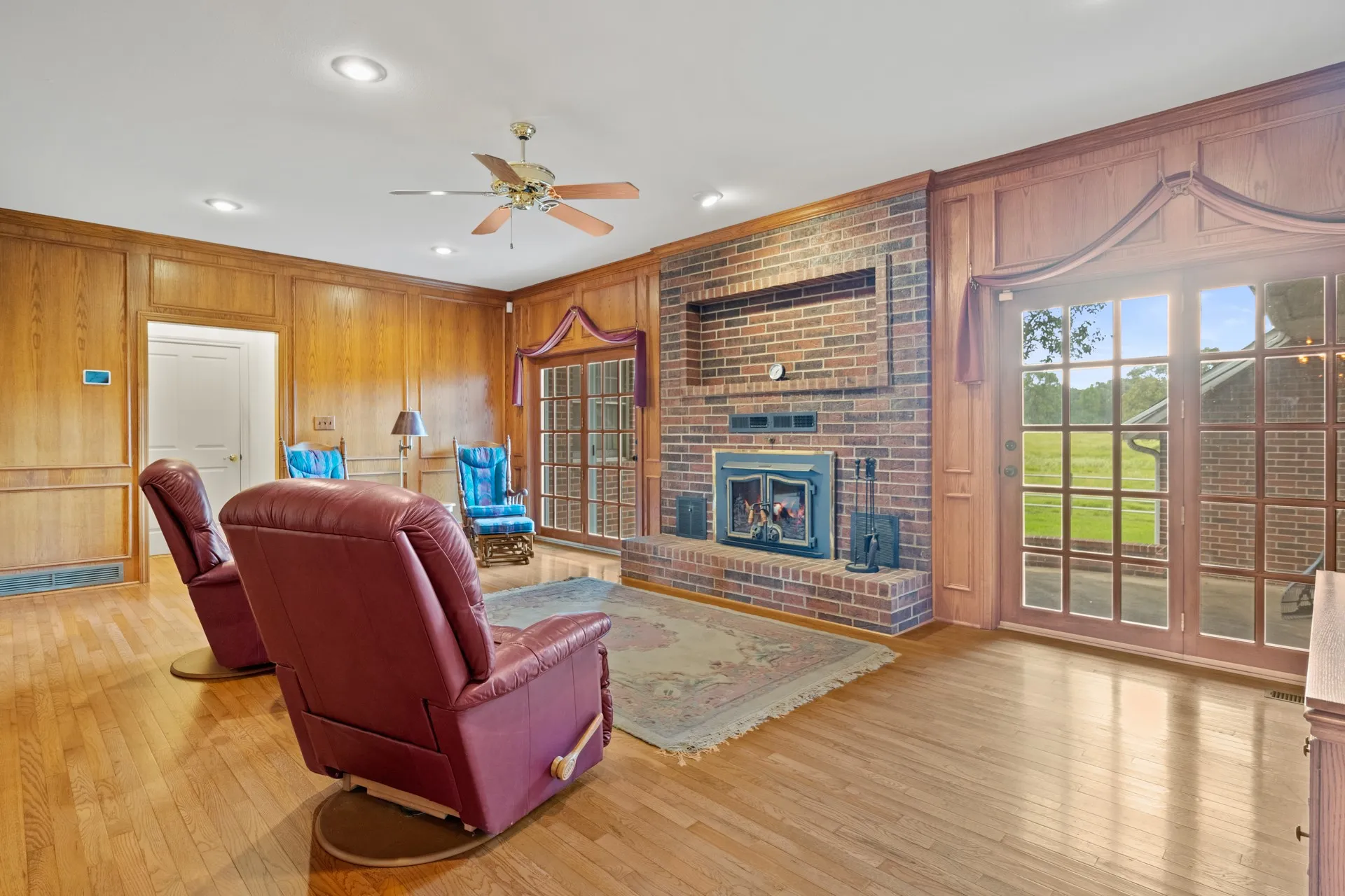 Farm For Sale in Titus County , 2199 County Rd 3150, Cookville, Texas 75558, 4 Bedrooms, 3 Bathrooms, 2 Garage spaces, 3,035 Sqft, built in 1992, Price $1,050,000, mls#21335647, Real Estate Agent in Cookville, Homes For Sale in Titus county, Homes For Sale in Cookville, Realtor in Cookville Texas, Real Estate Brokerage Independent Realty Texas, Luminita Cordes Realtor