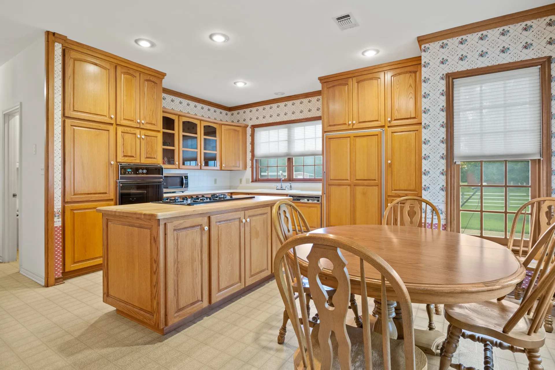 Farm For Sale in Titus County , 2199 County Rd 3150, Cookville, Texas 75558, 4 Bedrooms, 3 Bathrooms, 2 Garage spaces, 3,035 Sqft, built in 1992, Price $1,050,000, mls#21335647, Real Estate Agent in Cookville, Homes For Sale in Titus county, Homes For Sale in Cookville, Realtor in Cookville Texas, Real Estate Brokerage Independent Realty Texas, Luminita Cordes Realtor
