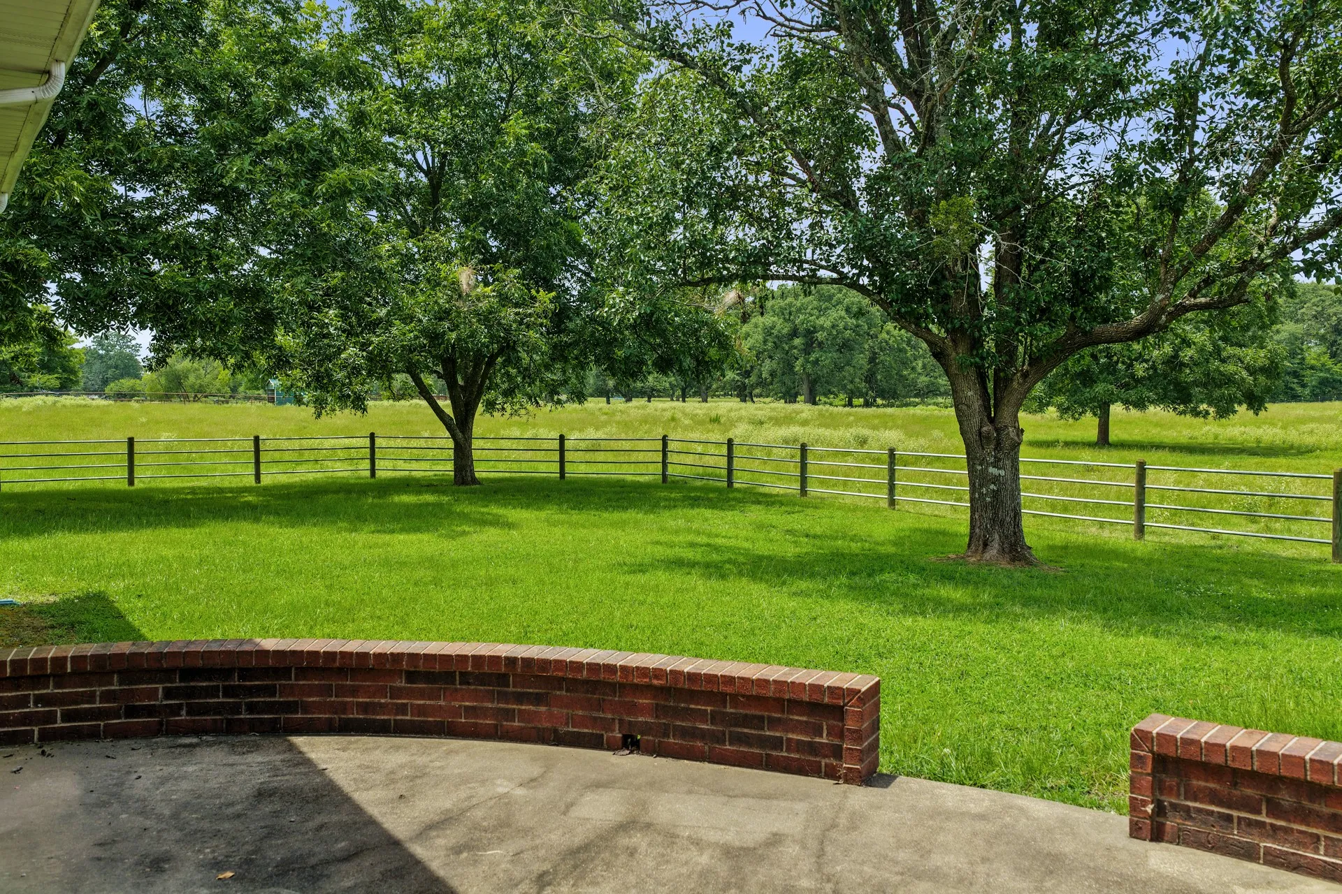 Farm For Sale in Titus County , 2199 County Rd 3150, Cookville, Texas 75558, 4 Bedrooms, 3 Bathrooms, 2 Garage spaces, 3,035 Sqft, built in 1992, Price $1,050,000, mls#21335647, Real Estate Agent in Cookville, Homes For Sale in Titus county, Homes For Sale in Cookville, Realtor in Cookville Texas, Real Estate Brokerage Independent Realty Texas, Luminita Cordes Realtor