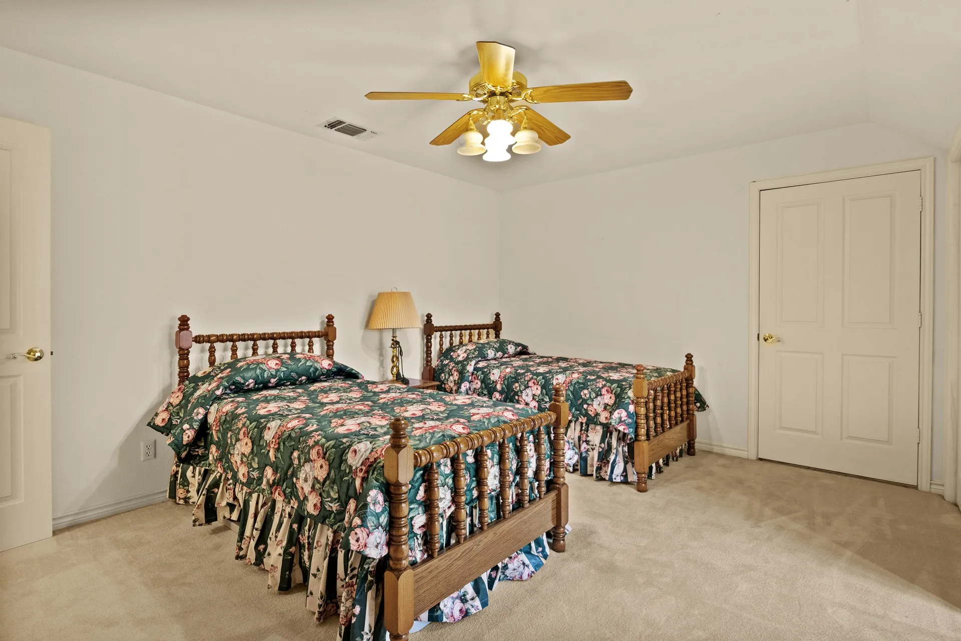 Farm For Sale in Titus County , 2199 County Rd 3150, Cookville, Texas 75558, 4 Bedrooms, 3 Bathrooms, 2 Garage spaces, 3,035 Sqft, built in 1992, Price $1,050,000, mls#21335647, Real Estate Agent in Cookville, Homes For Sale in Titus county, Homes For Sale in Cookville, Realtor in Cookville Texas, Real Estate Brokerage Independent Realty Texas, Luminita Cordes Realtor
