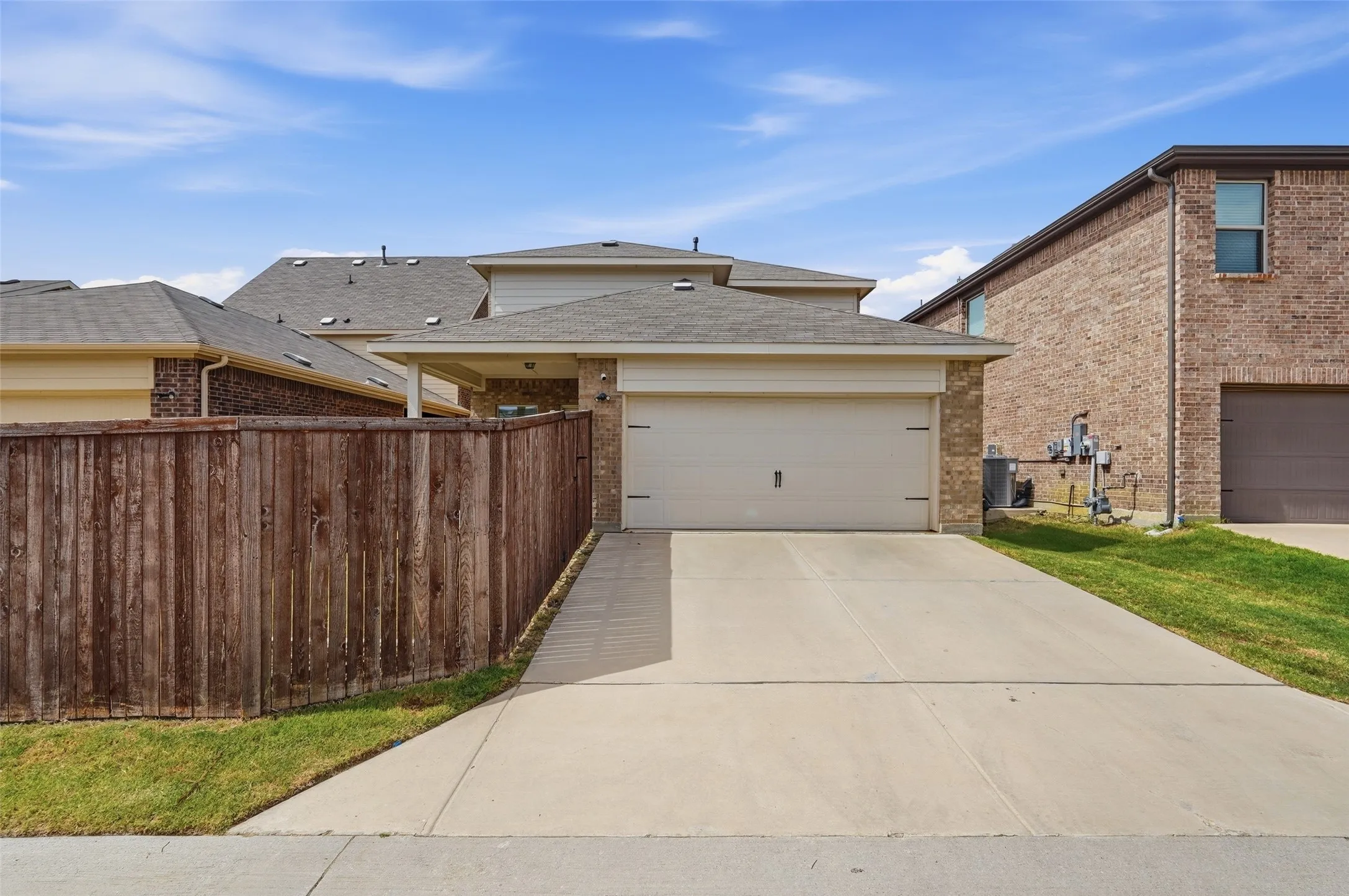 Single Family Residence For Sale in Collin County , 1408 Ross Avenue, Celina, Texas 75009, 4 Bedroom, 3 Bathroom, 2 Garage spaces, 2,541 Sqft, built in 2021, mls#21335691, Real Estate Agent in Celina, Homes For Sale in Collin county, Homes For Sale in Celina, Realtor in Celina Texas, Real Estate Brokerage Independent Realty Texas, Luminita Cordes Realtor