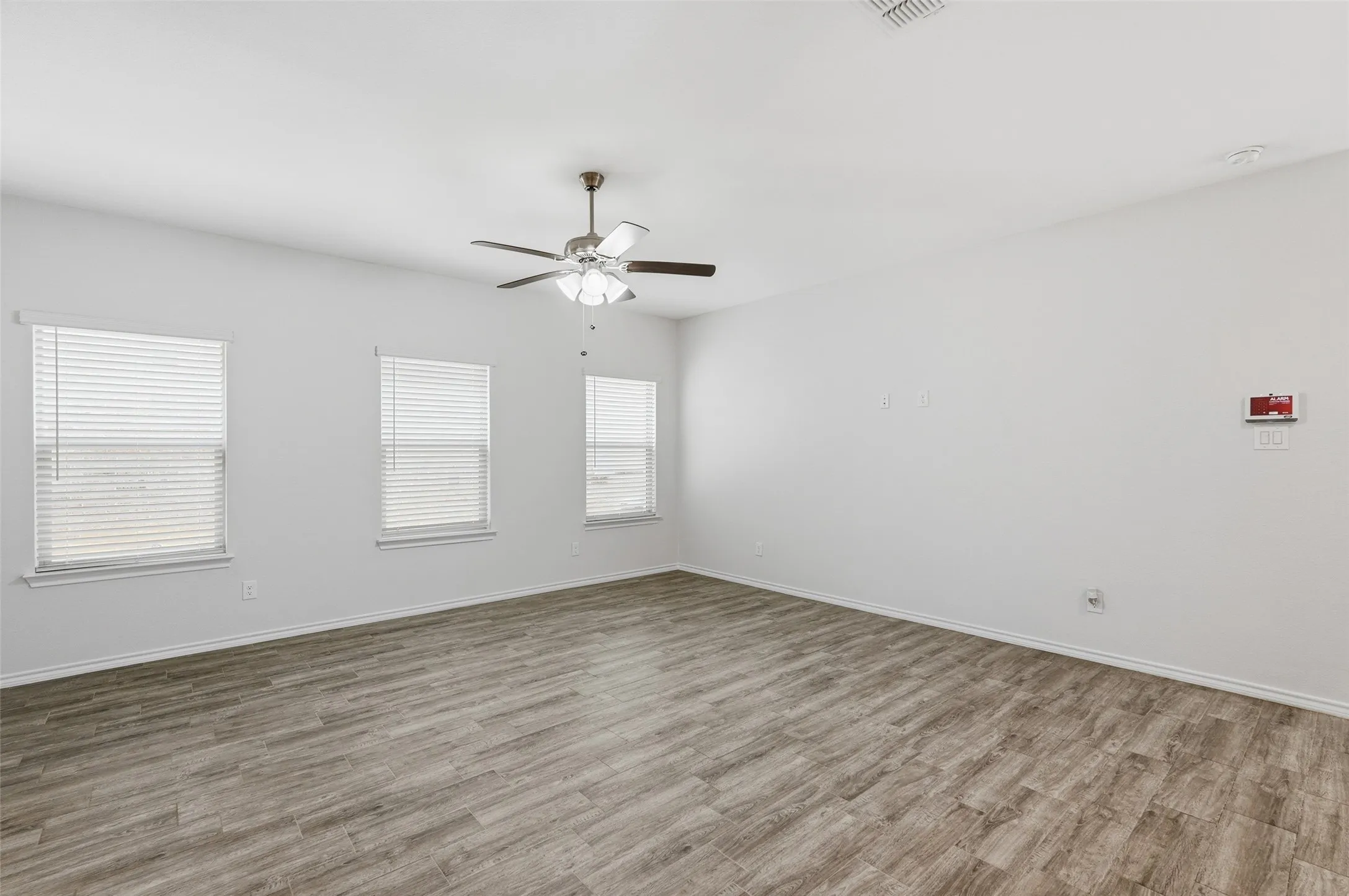 Single Family Residence For Sale in Collin County , 1408 Ross Avenue, Celina, Texas 75009, 4 Bedroom, 3 Bathroom, 2 Garage spaces, 2,541 Sqft, built in 2021, mls#21335691, Real Estate Agent in Celina, Homes For Sale in Collin county, Homes For Sale in Celina, Realtor in Celina Texas, Real Estate Brokerage Independent Realty Texas, Luminita Cordes Realtor