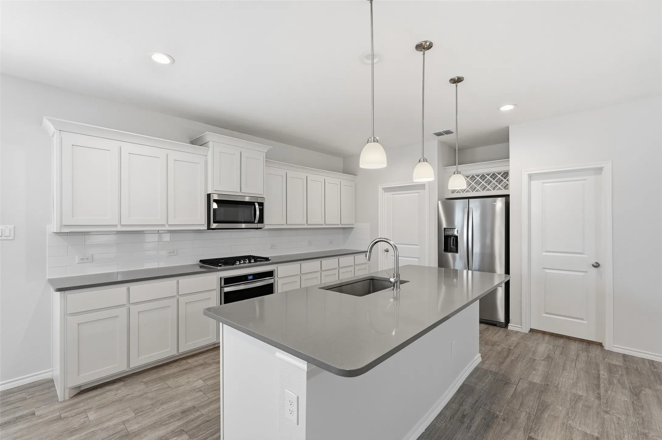 Single Family Residence For Sale in Collin County , 1408 Ross Avenue, Celina, Texas 75009, 4 Bedroom, 3 Bathroom, 2 Garage spaces, 2,541 Sqft, built in 2021, mls#21335691, Real Estate Agent in Celina, Homes For Sale in Collin county, Homes For Sale in Celina, Realtor in Celina Texas, Real Estate Brokerage Independent Realty Texas, Luminita Cordes Realtor