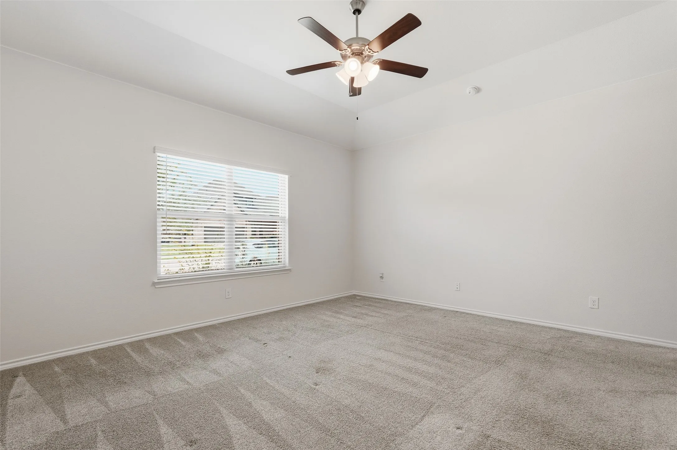 Single Family Residence For Sale in Collin County , 1408 Ross Avenue, Celina, Texas 75009, 4 Bedroom, 3 Bathroom, 2 Garage spaces, 2,541 Sqft, built in 2021, mls#21335691, Real Estate Agent in Celina, Homes For Sale in Collin county, Homes For Sale in Celina, Realtor in Celina Texas, Real Estate Brokerage Independent Realty Texas, Luminita Cordes Realtor