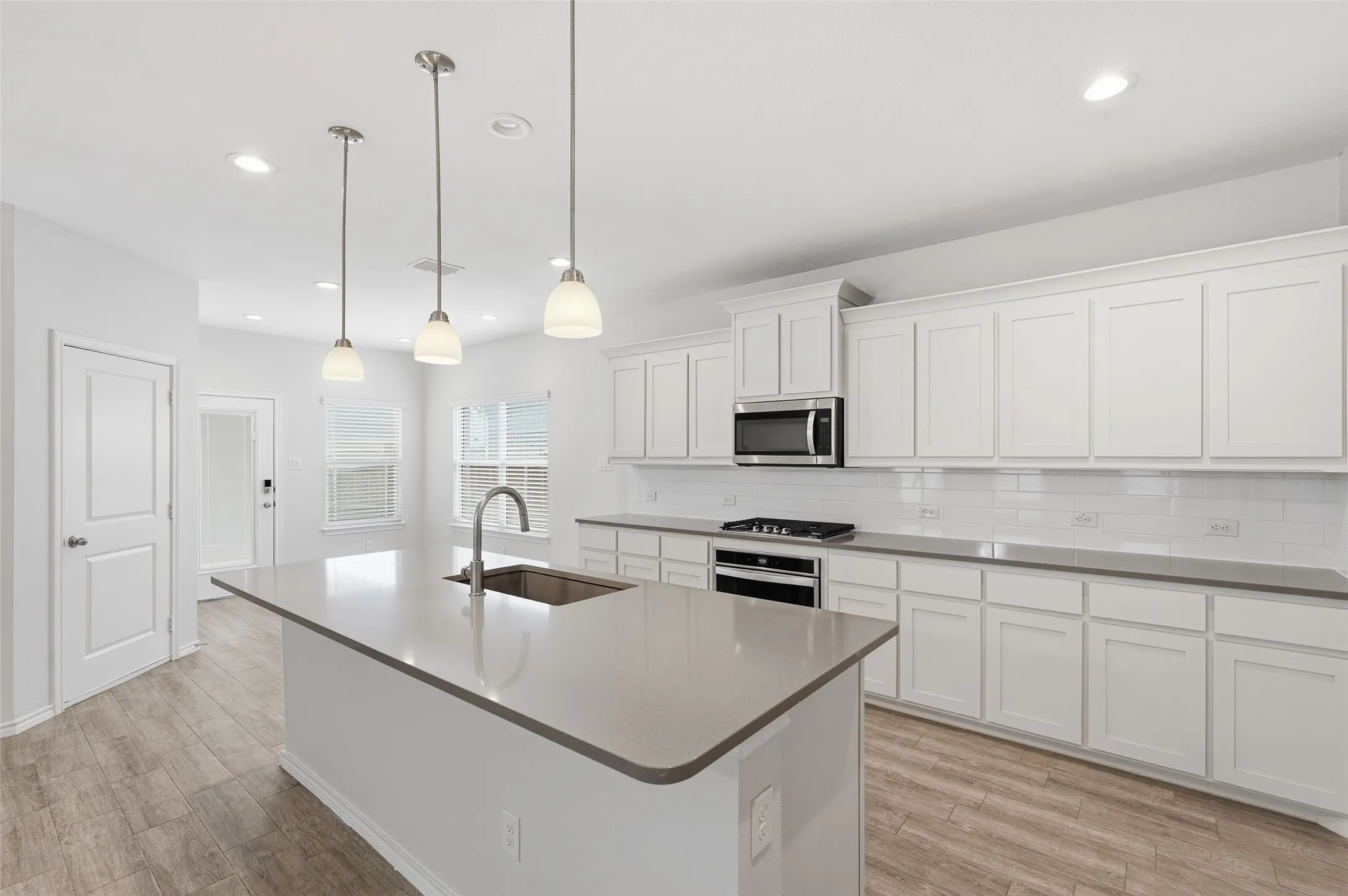 Single Family Residence For Sale in Collin County , 1408 Ross Avenue, Celina, Texas 75009, 4 Bedroom, 3 Bathroom, 2 Garage spaces, 2,541 Sqft, built in 2021, mls#21335691, Real Estate Agent in Celina, Homes For Sale in Collin county, Homes For Sale in Celina, Realtor in Celina Texas, Real Estate Brokerage Independent Realty Texas, Luminita Cordes Realtor