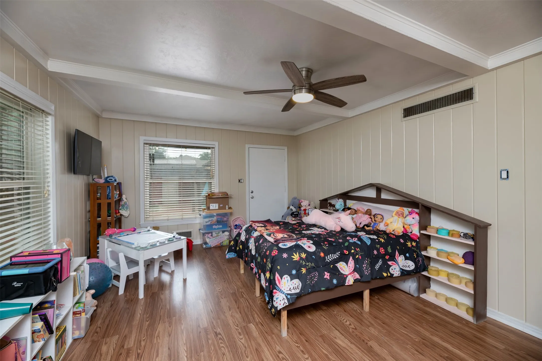 Single Family Residence For Sale in Palo Pinto County , 1202 NW 4th Avenue, Mineral Wells, Texas 76067, 3 Bedroom, 2 Bathroom, 2 Garage spaces, 1,982 Sqft, built in 1952, mls#21335339, Real Estate Agent in Mineral Wells, Homes For Sale in Palo Pinto county, Homes For Sale in Mineral Wells, Realtor in Mineral Wells Texas, Real Estate Brokerage Independent Realty Texas, Luminita Cordes Realtor