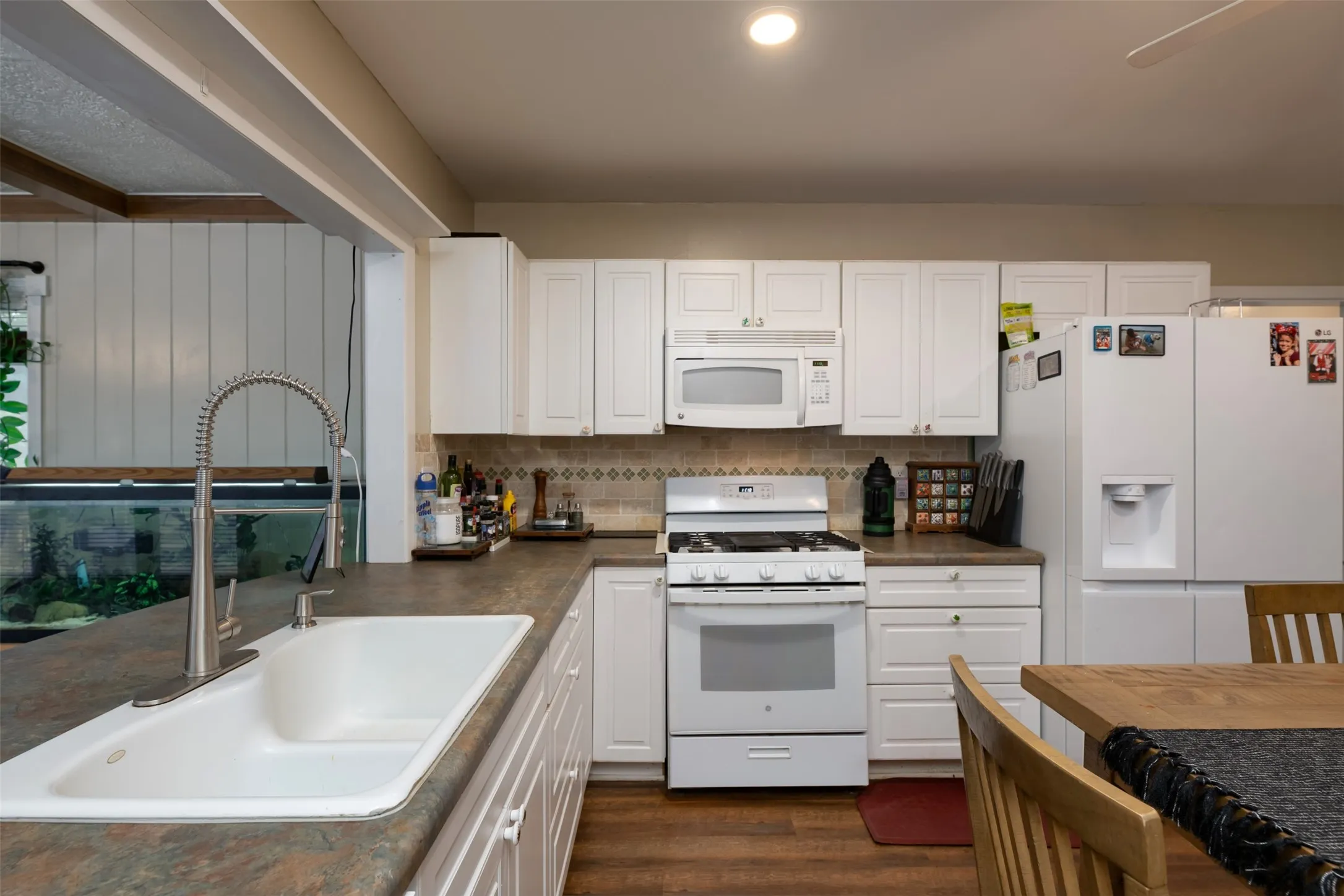 Single Family Residence For Sale in Palo Pinto County , 1202 NW 4th Avenue, Mineral Wells, Texas 76067, 3 Bedroom, 2 Bathroom, 2 Garage spaces, 1,982 Sqft, built in 1952, mls#21335339, Real Estate Agent in Mineral Wells, Homes For Sale in Palo Pinto county, Homes For Sale in Mineral Wells, Realtor in Mineral Wells Texas, Real Estate Brokerage Independent Realty Texas, Luminita Cordes Realtor