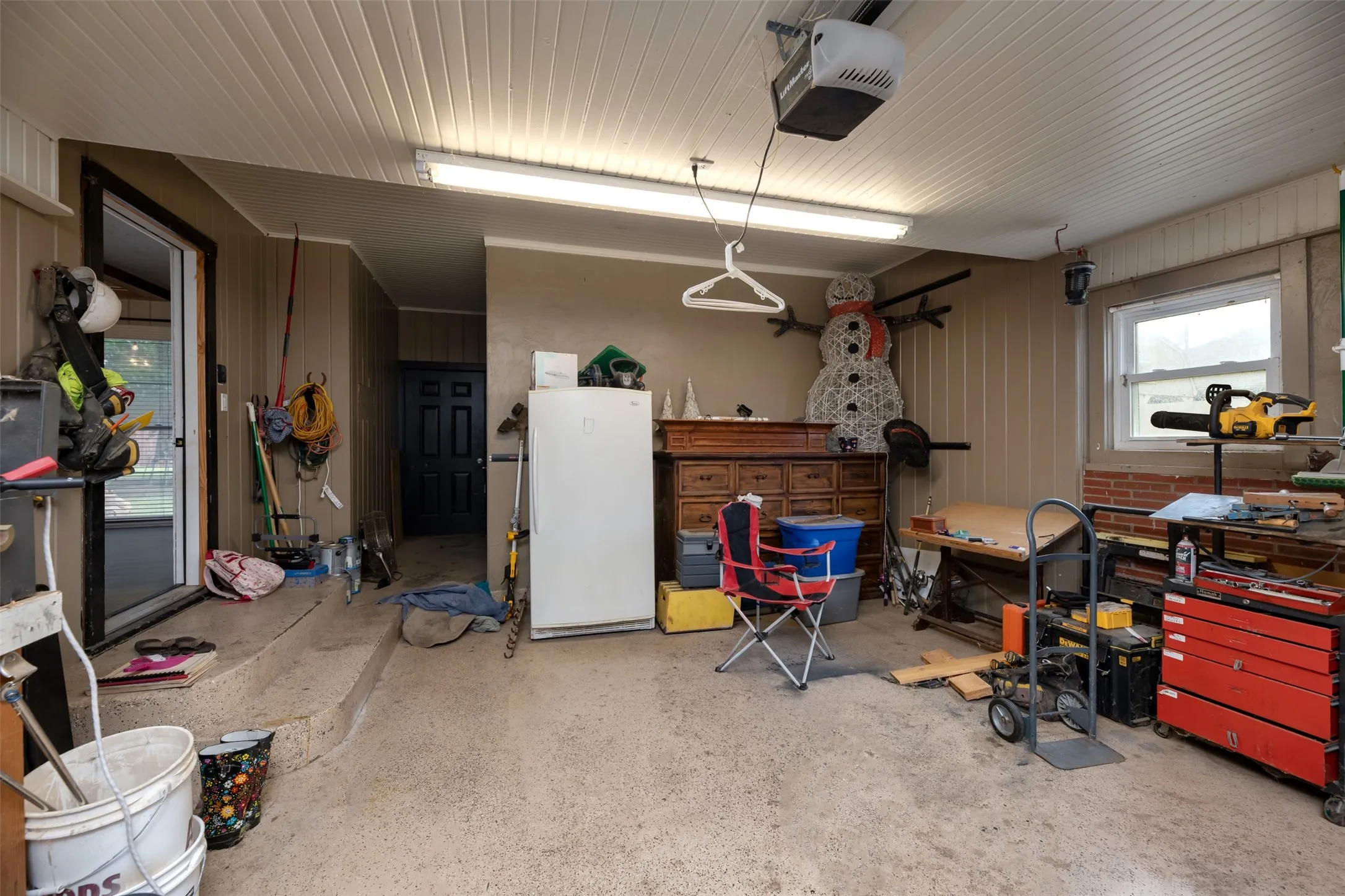 Single Family Residence For Sale in Palo Pinto County , 1202 NW 4th Avenue, Mineral Wells, Texas 76067, 3 Bedroom, 2 Bathroom, 2 Garage spaces, 1,982 Sqft, built in 1952, mls#21335339, Real Estate Agent in Mineral Wells, Homes For Sale in Palo Pinto county, Homes For Sale in Mineral Wells, Realtor in Mineral Wells Texas, Real Estate Brokerage Independent Realty Texas, Luminita Cordes Realtor