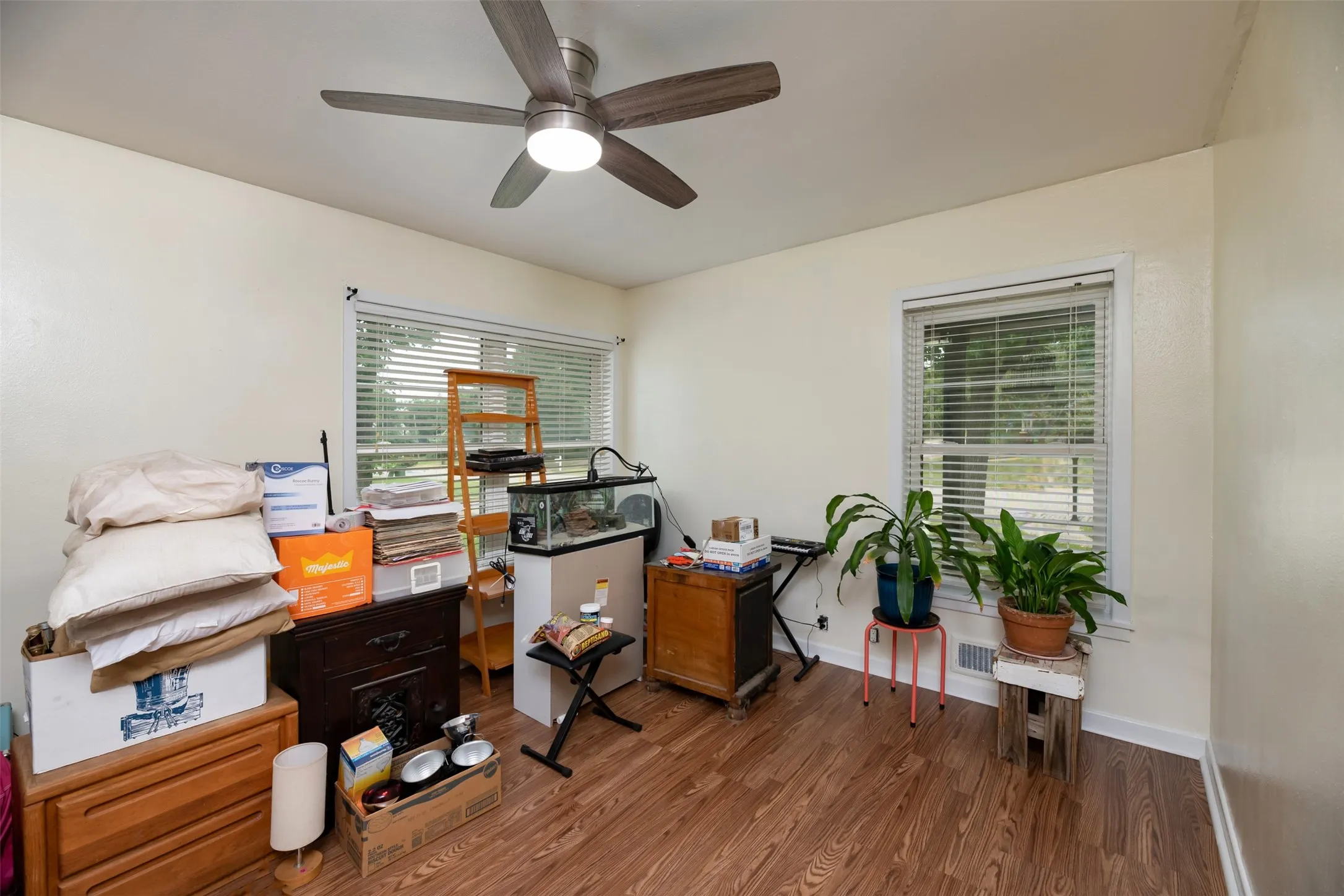 Single Family Residence For Sale in Palo Pinto County , 1202 NW 4th Avenue, Mineral Wells, Texas 76067, 3 Bedroom, 2 Bathroom, 2 Garage spaces, 1,982 Sqft, built in 1952, mls#21335339, Real Estate Agent in Mineral Wells, Homes For Sale in Palo Pinto county, Homes For Sale in Mineral Wells, Realtor in Mineral Wells Texas, Real Estate Brokerage Independent Realty Texas, Luminita Cordes Realtor