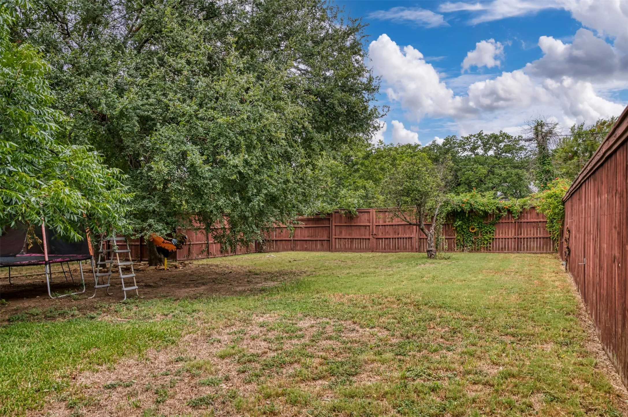 Single Family Residence For Sale in Palo Pinto County , 1202 NW 4th Avenue, Mineral Wells, Texas 76067, 3 Bedroom, 2 Bathroom, 2 Garage spaces, 1,982 Sqft, built in 1952, mls#21335339, Real Estate Agent in Mineral Wells, Homes For Sale in Palo Pinto county, Homes For Sale in Mineral Wells, Realtor in Mineral Wells Texas, Real Estate Brokerage Independent Realty Texas, Luminita Cordes Realtor