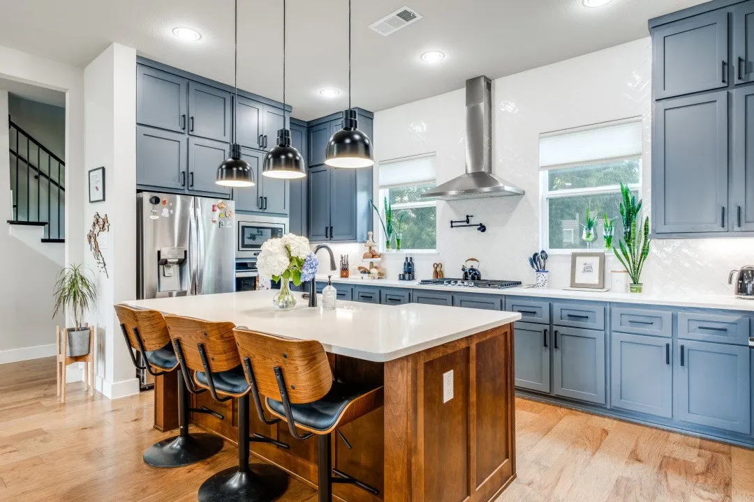 Single Family Residence For Rent in Dallas County , 1450 Elevado Drive, Dallas, Texas 75212, 3 Bedroom, 4 Bathroom, 2 Garage spaces, 2,237 Sqft, built in 2020, mls#21333145, Real Estate Agent in Dallas, Homes For Rent in Dallas county, Homes For Rent in Dallas, Realtor in Dallas Texas, Real Estate Brokerage Independent Realty Texas, Luminita Cordes Realtor