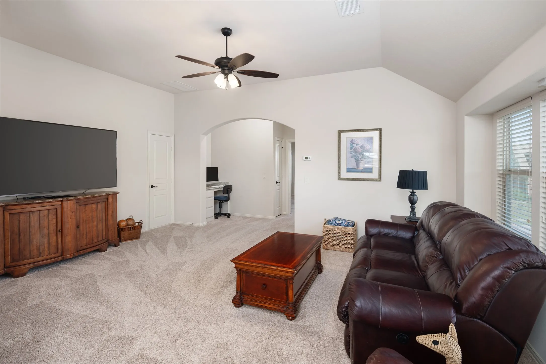 Single Family Residence For Sale in Collin County , 802 Providence, Wylie, Texas 75098, 4 Bedroom, 3 Bathroom, 2 Garage spaces, 3,084 Sqft, built in 2018, mls#21334756, Real Estate Agent in Wylie, Homes For Sale in Collin county, Homes For Sale in Wylie, Realtor in Wylie Texas, Real Estate Brokerage Independent Realty Texas, Luminita Cordes Realtor