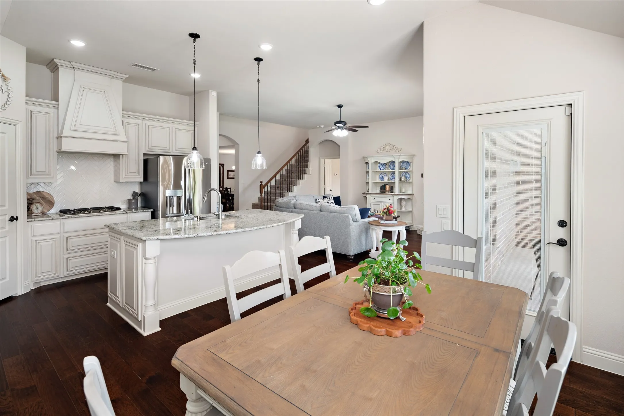 Single Family Residence For Sale in Collin County , 802 Providence, Wylie, Texas 75098, 4 Bedroom, 3 Bathroom, 2 Garage spaces, 3,084 Sqft, built in 2018, mls#21334756, Real Estate Agent in Wylie, Homes For Sale in Collin county, Homes For Sale in Wylie, Realtor in Wylie Texas, Real Estate Brokerage Independent Realty Texas, Luminita Cordes Realtor