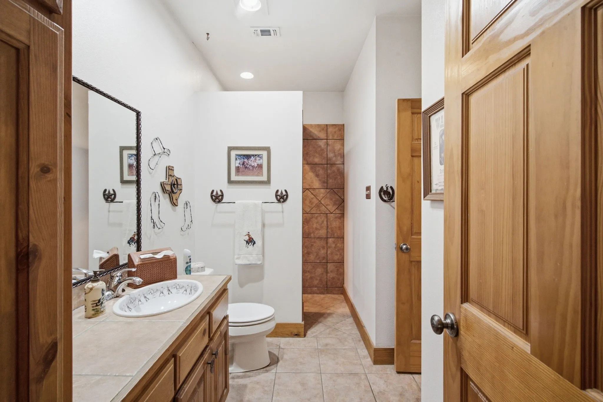 Single Family Residence For Sale in Denton County , 1590 Lawlis Lane, Sanger, Texas 76266, 2 Bedrooms, 2 Bathrooms, Garage spaces, 1,706 Sqft, built in 2002, Price $875,000, mls#21335711, Real Estate Agent in Sanger, Homes For Sale in Denton county, Homes For Sale in Sanger, Realtor in Sanger Texas, Real Estate Brokerage Independent Realty Texas, Luminita Cordes Realtor