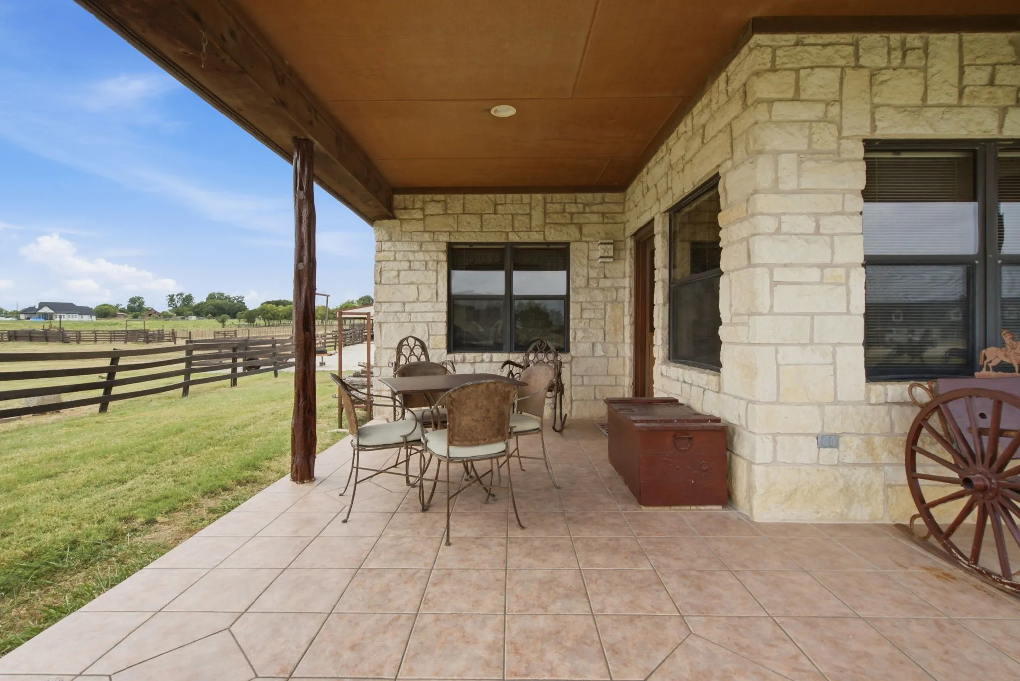 Single Family Residence For Sale in Denton County , 1590 Lawlis Lane, Sanger, Texas 76266, 2 Bedrooms, 2 Bathrooms, Garage spaces, 1,706 Sqft, built in 2002, Price $875,000, mls#21335711, Real Estate Agent in Sanger, Homes For Sale in Denton county, Homes For Sale in Sanger, Realtor in Sanger Texas, Real Estate Brokerage Independent Realty Texas, Luminita Cordes Realtor