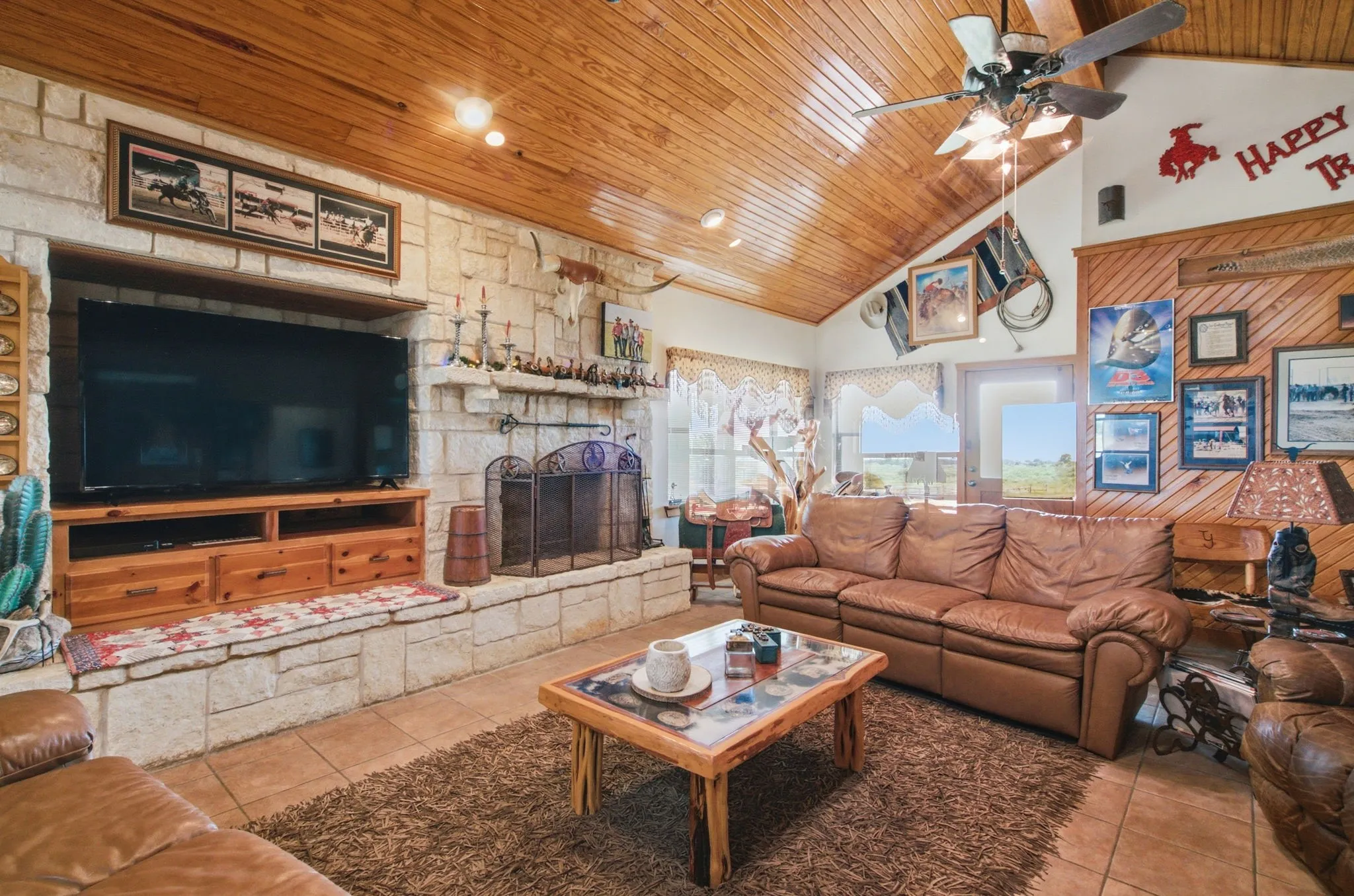 Single Family Residence For Sale in Denton County , 1590 Lawlis Lane, Sanger, Texas 76266, 2 Bedrooms, 2 Bathrooms, Garage spaces, 1,706 Sqft, built in 2002, Price $875,000, mls#21335711, Real Estate Agent in Sanger, Homes For Sale in Denton county, Homes For Sale in Sanger, Realtor in Sanger Texas, Real Estate Brokerage Independent Realty Texas, Luminita Cordes Realtor