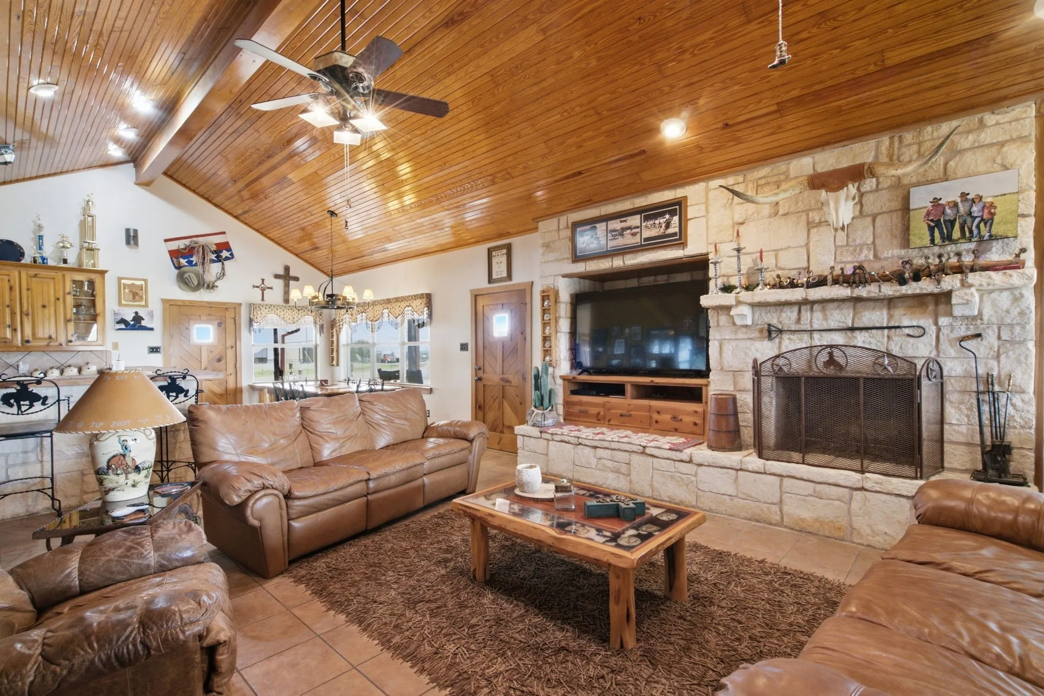 Single Family Residence For Sale in Denton County , 1590 Lawlis Lane, Sanger, Texas 76266, 2 Bedrooms, 2 Bathrooms, Garage spaces, 1,706 Sqft, built in 2002, Price $875,000, mls#21335711, Real Estate Agent in Sanger, Homes For Sale in Denton county, Homes For Sale in Sanger, Realtor in Sanger Texas, Real Estate Brokerage Independent Realty Texas, Luminita Cordes Realtor
