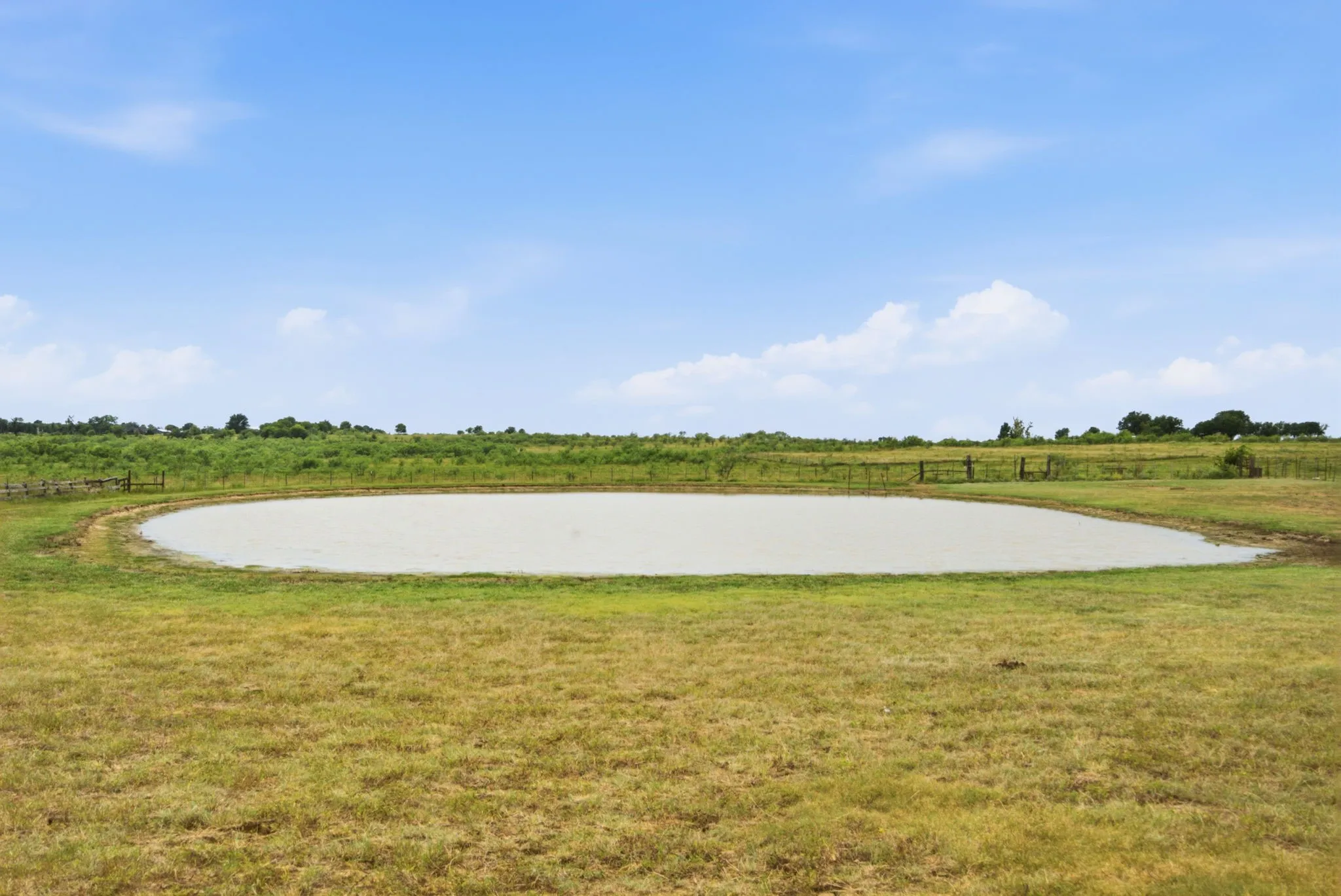 Single Family Residence For Sale in Denton County , 1590 Lawlis Lane, Sanger, Texas 76266, 2 Bedrooms, 2 Bathrooms, Garage spaces, 1,706 Sqft, built in 2002, Price $875,000, mls#21335711, Real Estate Agent in Sanger, Homes For Sale in Denton county, Homes For Sale in Sanger, Realtor in Sanger Texas, Real Estate Brokerage Independent Realty Texas, Luminita Cordes Realtor