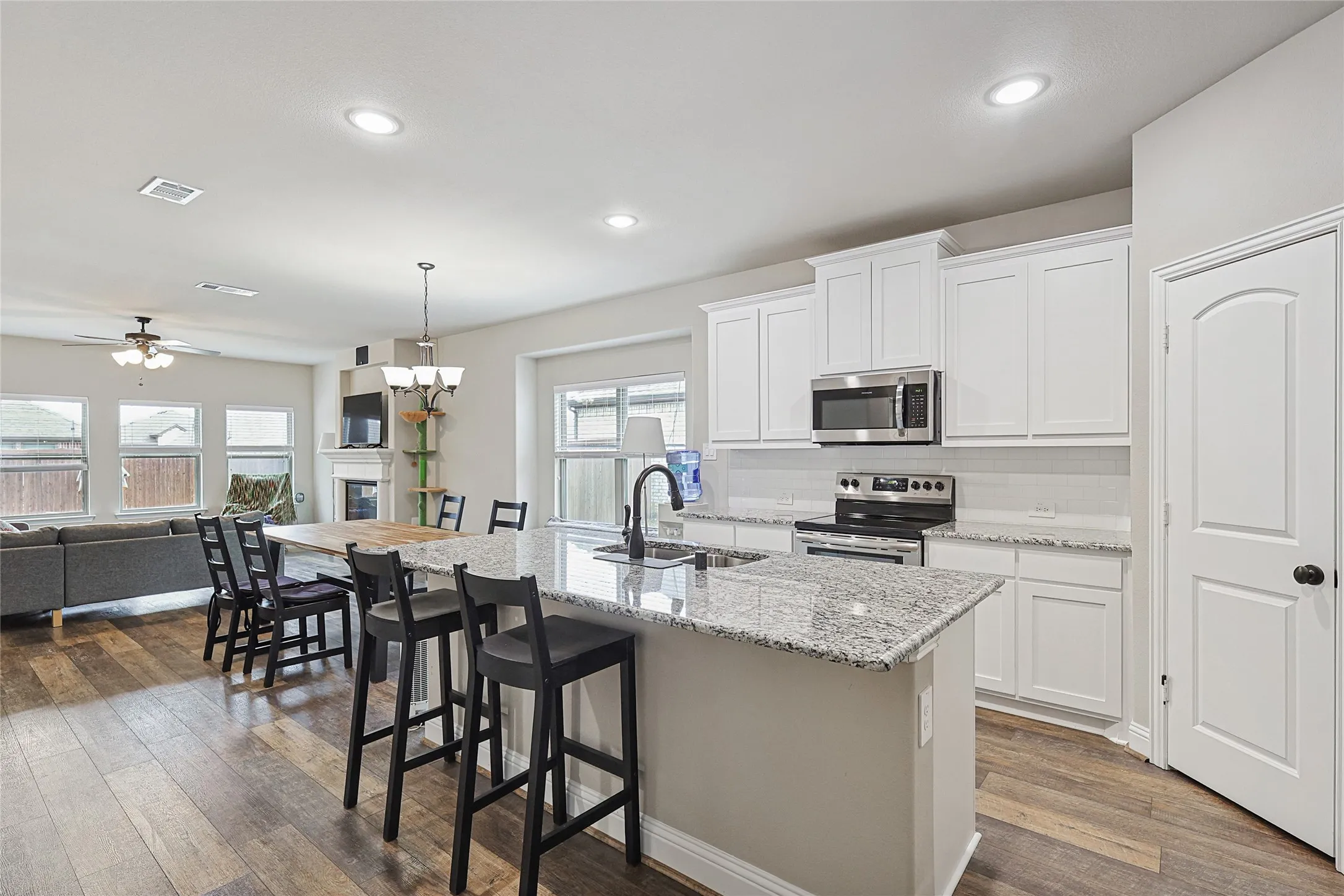 Single Family Residence For Rent in Rockwall County , 537 Oleander Drive, Royse City, Texas 75189, 3 Bedroom, 2 Bathroom, 3 Garage spaces, 1,883 Sqft, built in 2021, mls#21333044, Real Estate Agent in Royse City, Homes For Rent in Rockwall county, Homes For Rent in Royse City, Realtor in Royse City Texas, Real Estate Brokerage Independent Realty Texas, Luminita Cordes Realtor