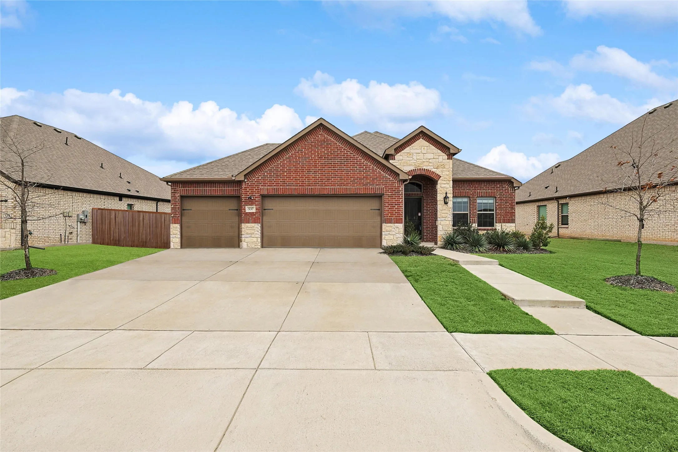 Single Family Residence For Rent in Rockwall County , 537 Oleander Drive, Royse City, Texas 75189, 3 Bedroom, 2 Bathroom, 3 Garage spaces, 1,883 Sqft, built in 2021, mls#21333044, Real Estate Agent in Royse City, Homes For Rent in Rockwall county, Homes For Rent in Royse City, Realtor in Royse City Texas, Real Estate Brokerage Independent Realty Texas, Luminita Cordes Realtor