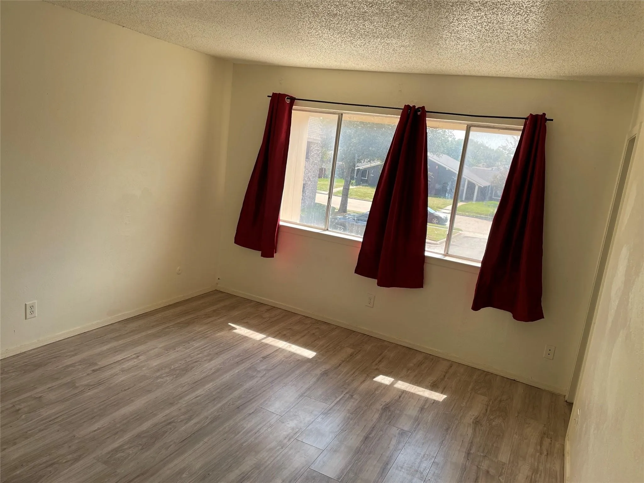 Condominium For Rent in Dallas County , 2313 Trellis Place, Richardson, Texas 75081, 3 Bedrooms, 3 Bathrooms, Garage spaces, 1,314 Sqft, built in 1973, Price $2,000, mls#21335713, Real Estate Agent in Richardson, Homes For Rent in Dallas county, Homes For Rent in Richardson, Realtor in Richardson Texas, Real Estate Brokerage Independent Realty Texas, Luminita Cordes Realtor