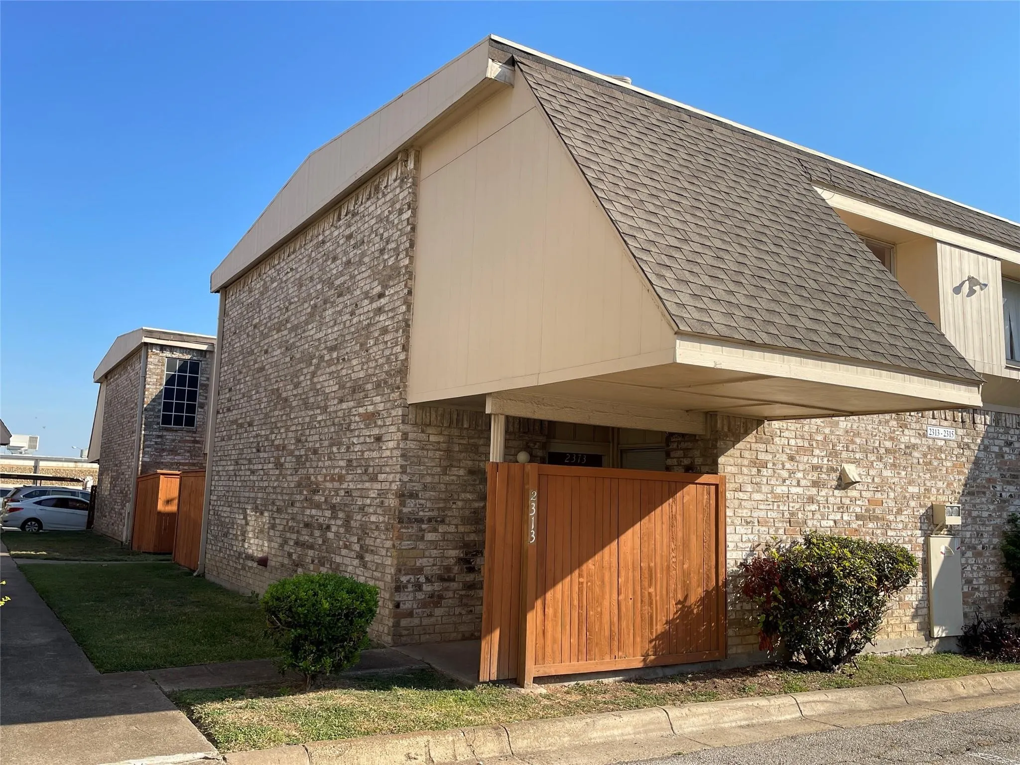 Condominium For Rent in Dallas County , 2313 Trellis Place, Richardson, Texas 75081, 3 Bedrooms, 3 Bathrooms, Garage spaces, 1,314 Sqft, built in 1973, Price $2,000, mls#21335713, Real Estate Agent in Richardson, Homes For Rent in Dallas county, Homes For Rent in Richardson, Realtor in Richardson Texas, Real Estate Brokerage Independent Realty Texas, Luminita Cordes Realtor