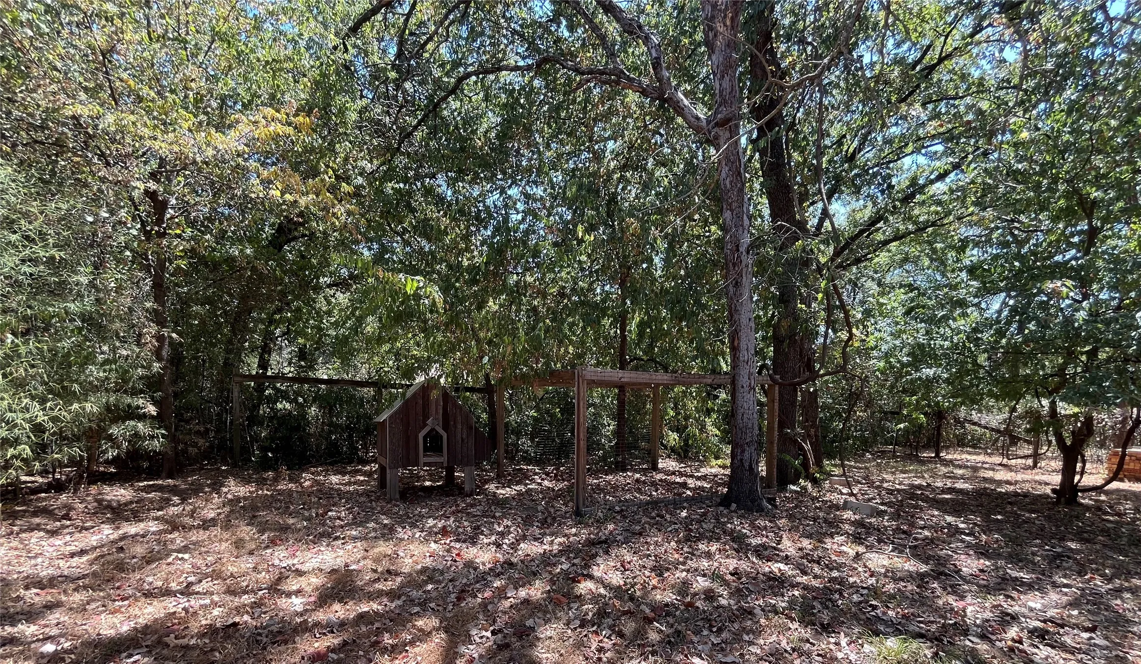 Single Family Residence For Sale in Tarrant County , 2320 Los Robles Drive, Grapevine, Texas 76051, 3 Bedroom, 2 Bathroom, 2 Garage spaces, 1,734 Sqft, built in 1968, mls#21326366, Real Estate Agent in Grapevine, Homes For Sale in Tarrant county, Homes For Sale in Grapevine, Realtor in Grapevine Texas, Real Estate Brokerage Independent Realty Texas, Luminita Cordes Realtor
