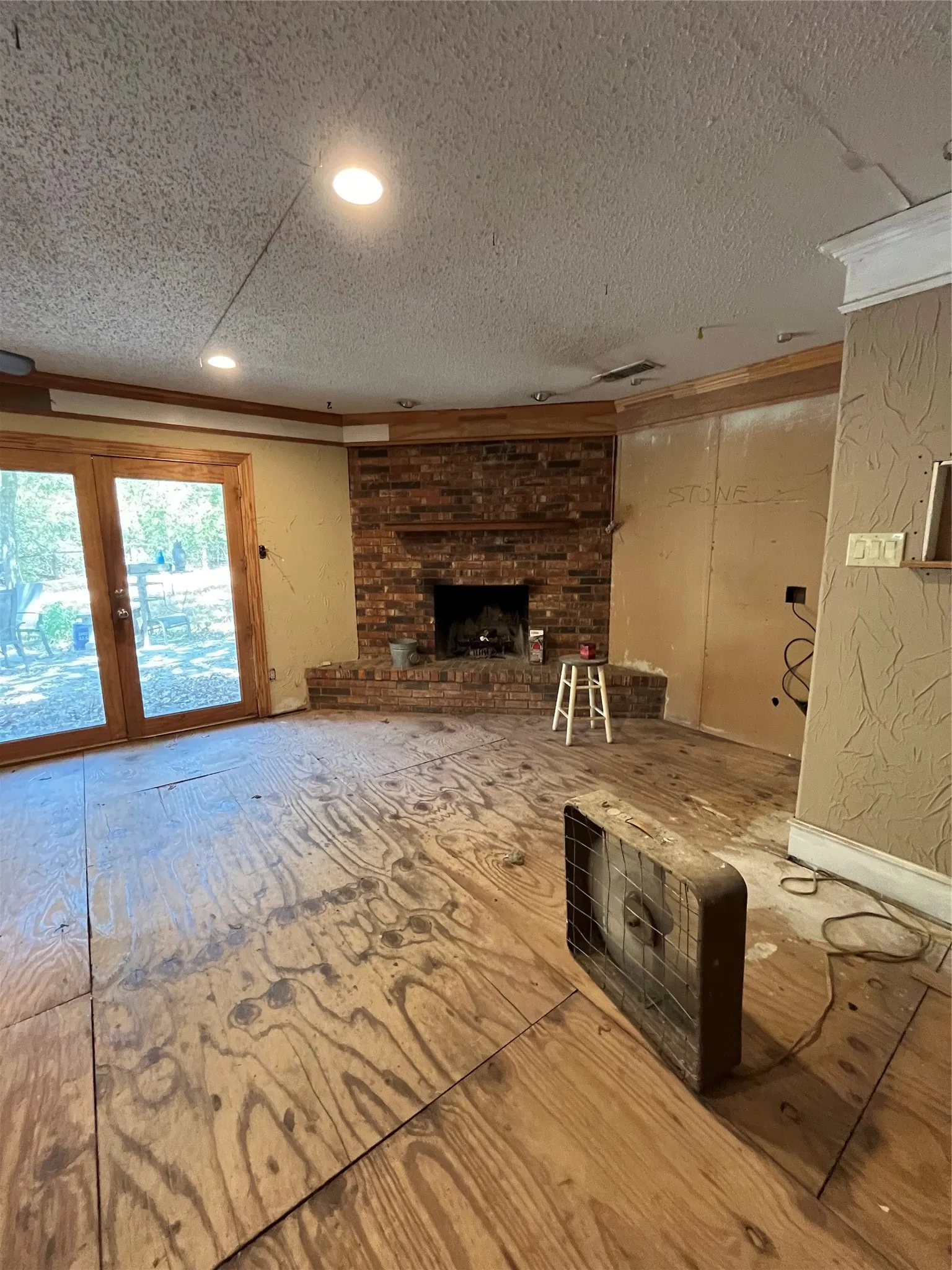 Single Family Residence For Sale in Tarrant County , 2320 Los Robles Drive, Grapevine, Texas 76051, 3 Bedroom, 2 Bathroom, 2 Garage spaces, 1,734 Sqft, built in 1968, mls#21326366, Real Estate Agent in Grapevine, Homes For Sale in Tarrant county, Homes For Sale in Grapevine, Realtor in Grapevine Texas, Real Estate Brokerage Independent Realty Texas, Luminita Cordes Realtor