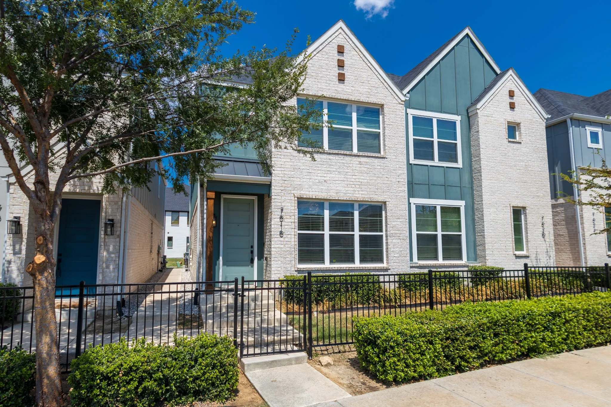 Single Family Residence For Rent in Tarrant County , 7616 Resting Mews, North Richland Hills, Texas 76182, 3 Bedroom, 3 Bathroom, 2 Garage spaces, 1,512 Sqft, built in 2021, mls#21331135, Real Estate Agent in North Richland Hills, Homes For Rent in Tarrant county, Homes For Rent in North Richland Hills, Realtor in North Richland Hills Texas, Real Estate Brokerage Independent Realty Texas, Luminita Cordes Realtor