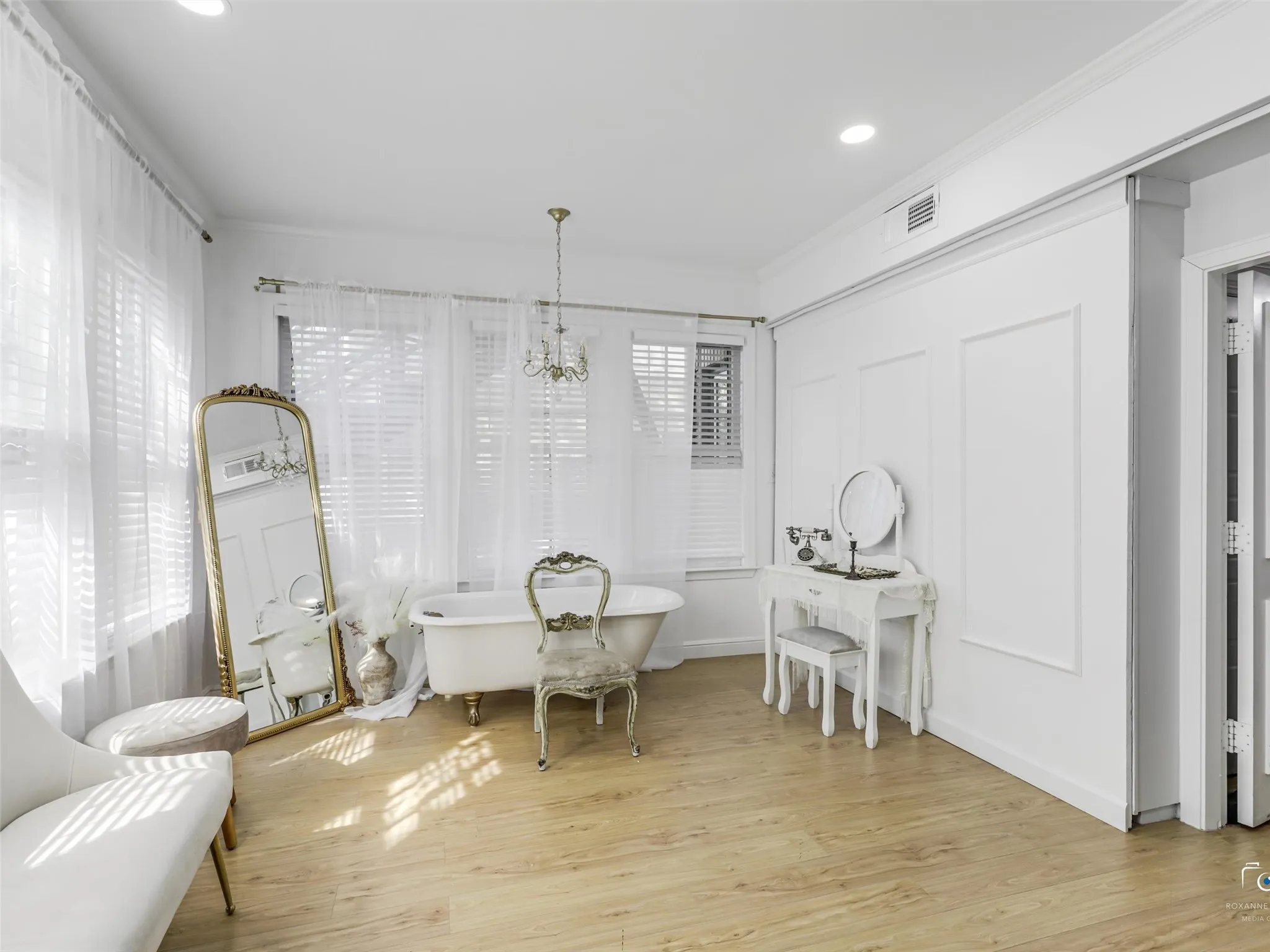 Suite 105 is a photography studio.