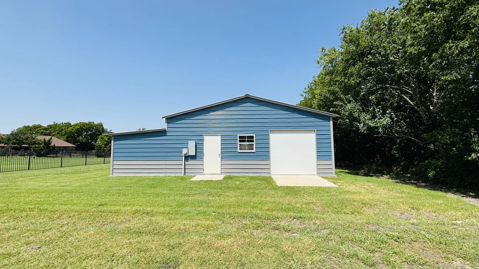 Garage/ Workshop