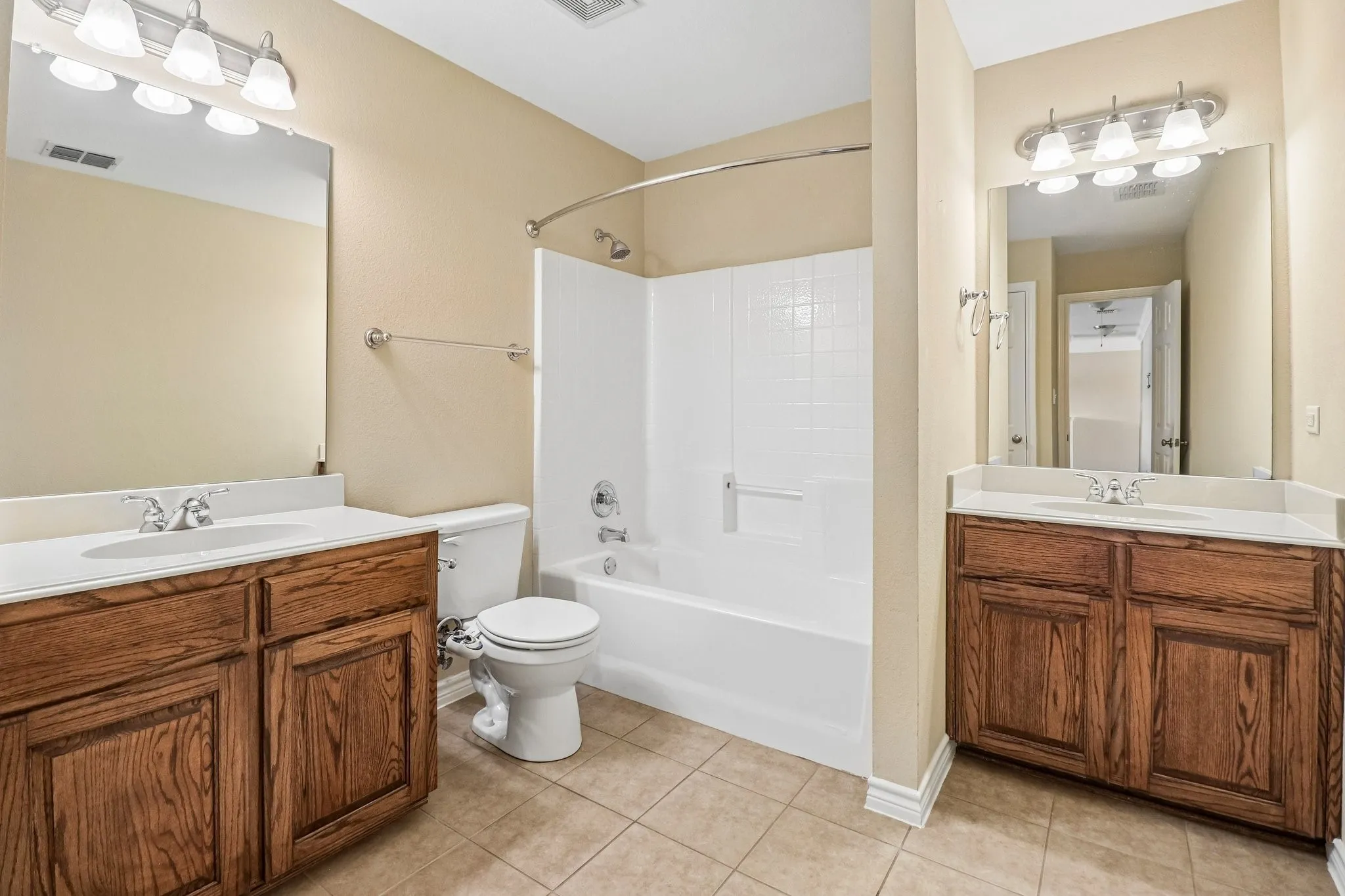 Single Family Residence For Sale in Collin County , 395 Pecan Court, Nevada, Texas 75173, 4 Bedroom, 3 Bathroom, 8 Garage spaces, 2,982 Sqft, built in 2008, mls#21327855, Real Estate Agent in Nevada, Homes For Sale in Collin county, Homes For Sale in Nevada, Realtor in Nevada Texas, Real Estate Brokerage Independent Realty Texas, Luminita Cordes Realtor